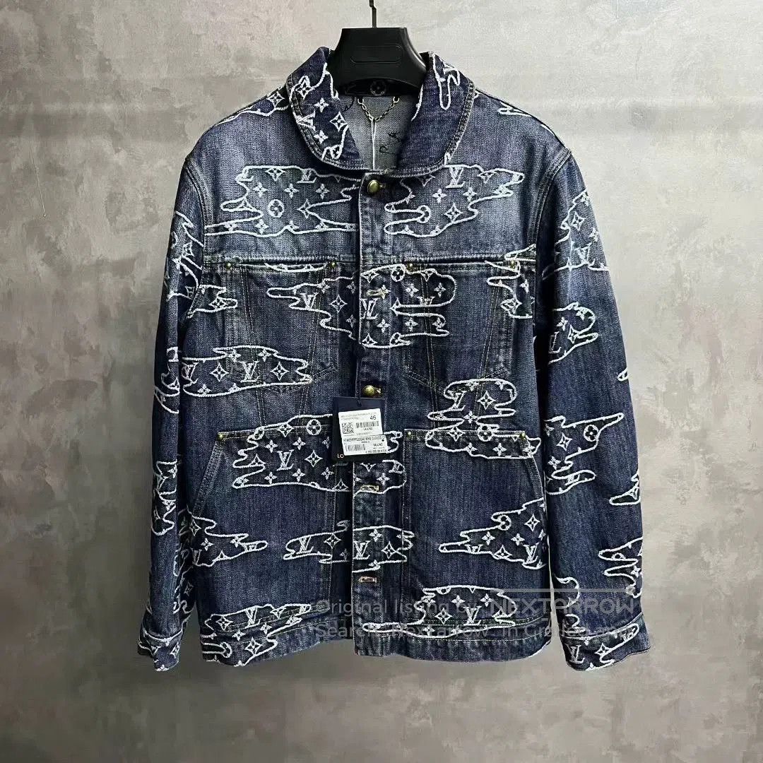 Louis Vuitton louis vuitton cloud denim work jacket. Size US L / EU 52-54 / 3 - 1 Thumbnail