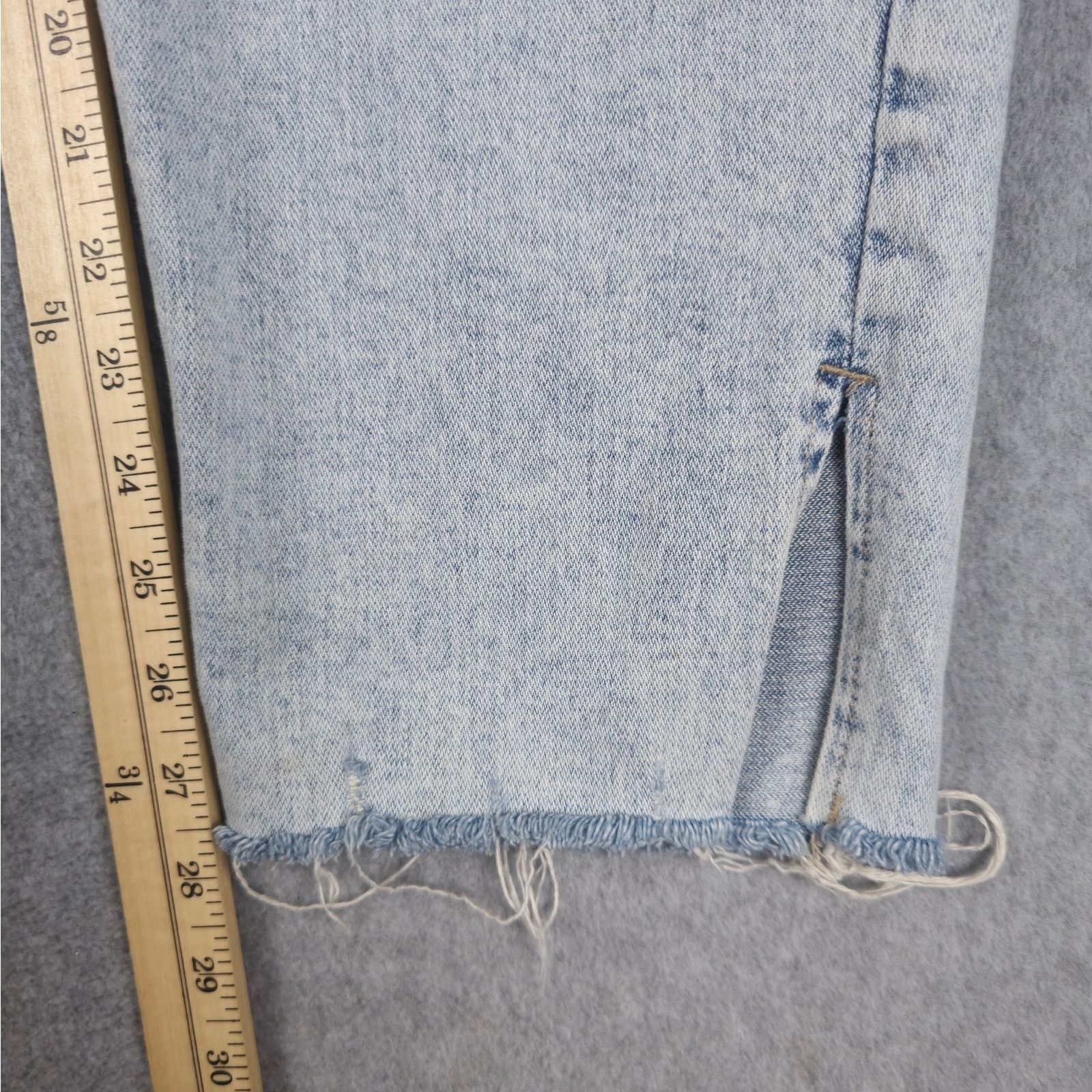 Old Navy Old Navy 18 OG Straight Button Fly Distressed Jeans Raw Hem Size 40" / US 18 - 15 Thumbnail