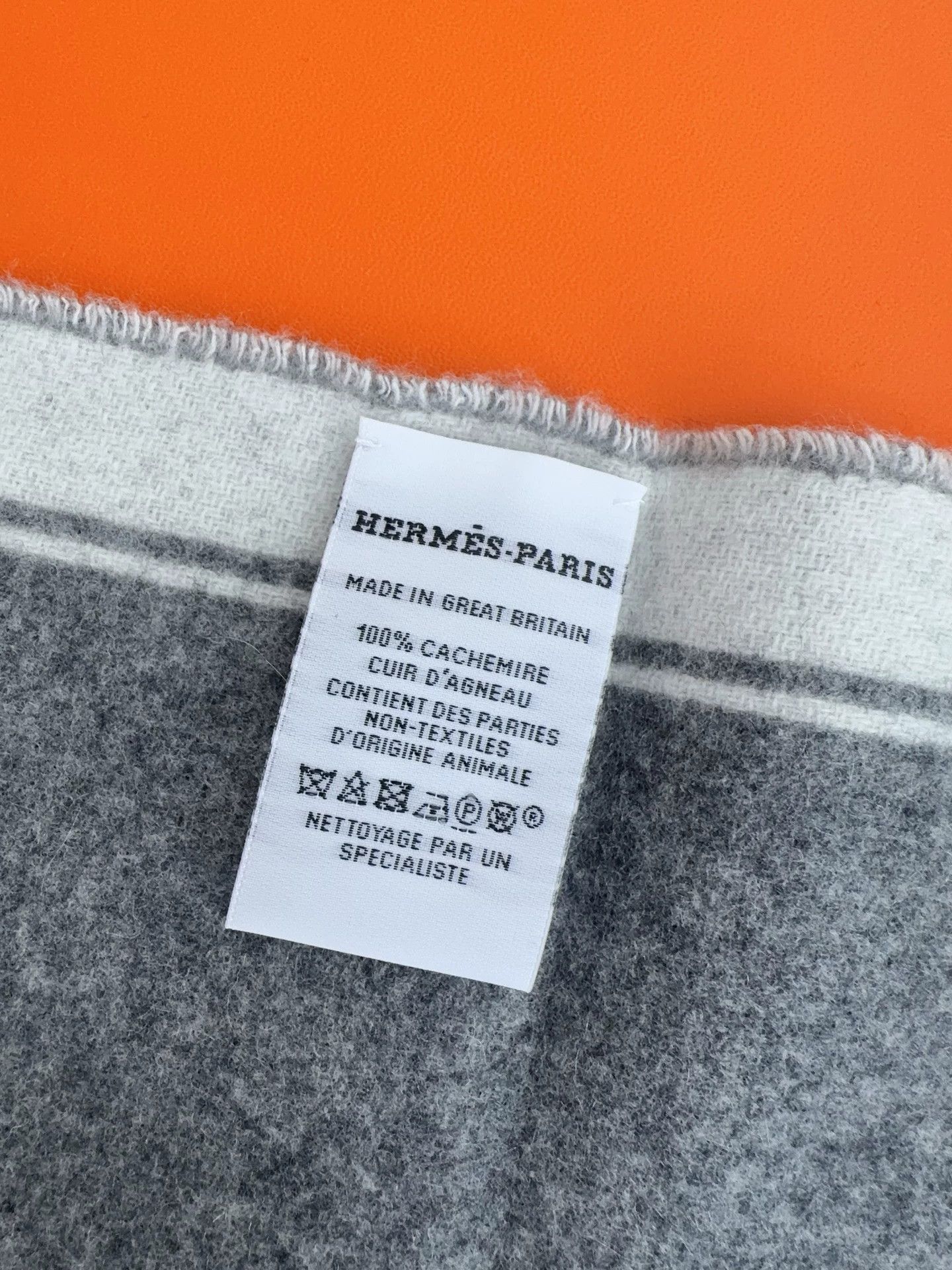 Hysteric Glamour Hermes CasaqueMors Cashmere Scarf Ivory/Medium Gray Size ONE SIZE - 7 Thumbnail