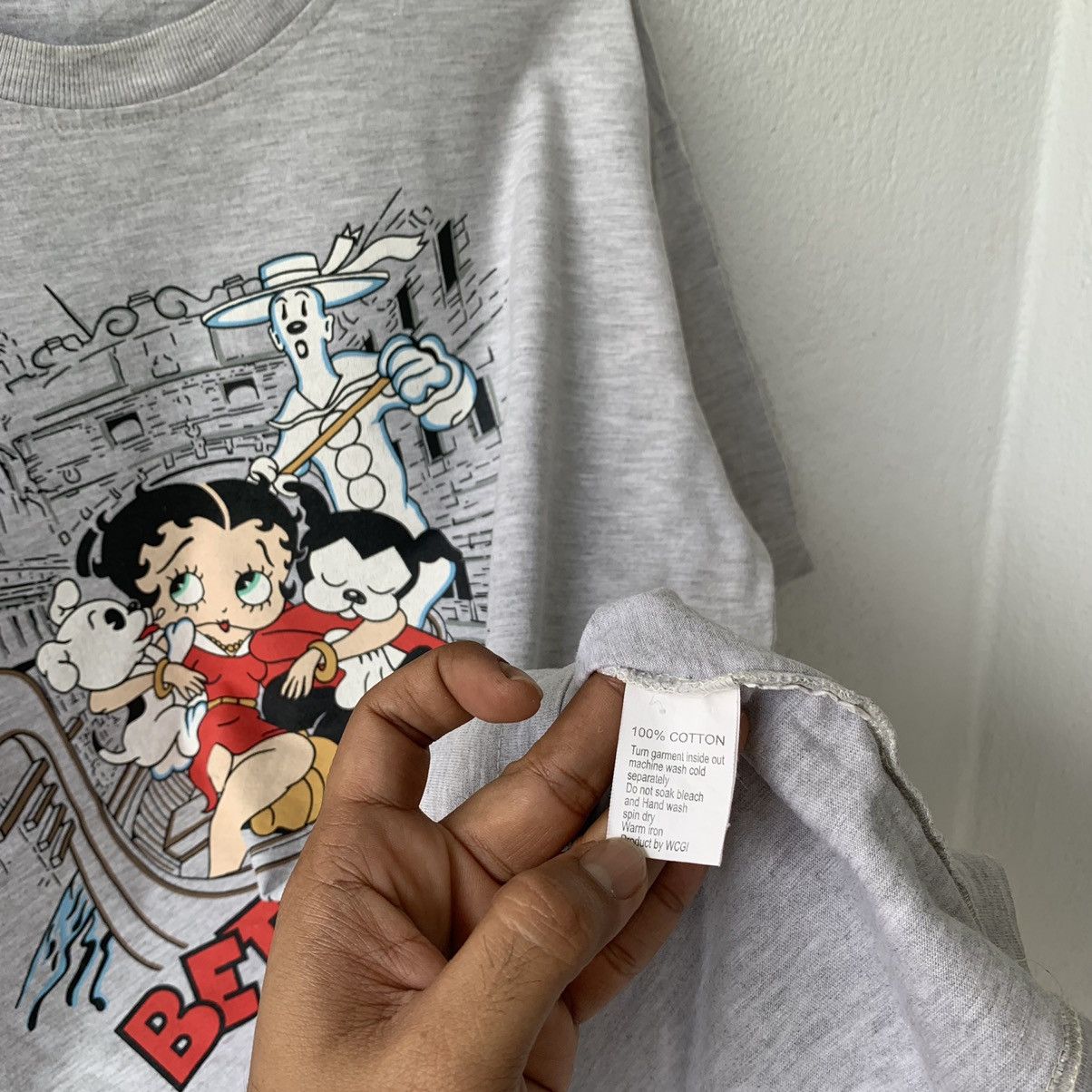 Vintage BETTY BOOP t shirt spell out big print design.. size L Size US L / EU 52-54 / 3 - 8 Thumbnail