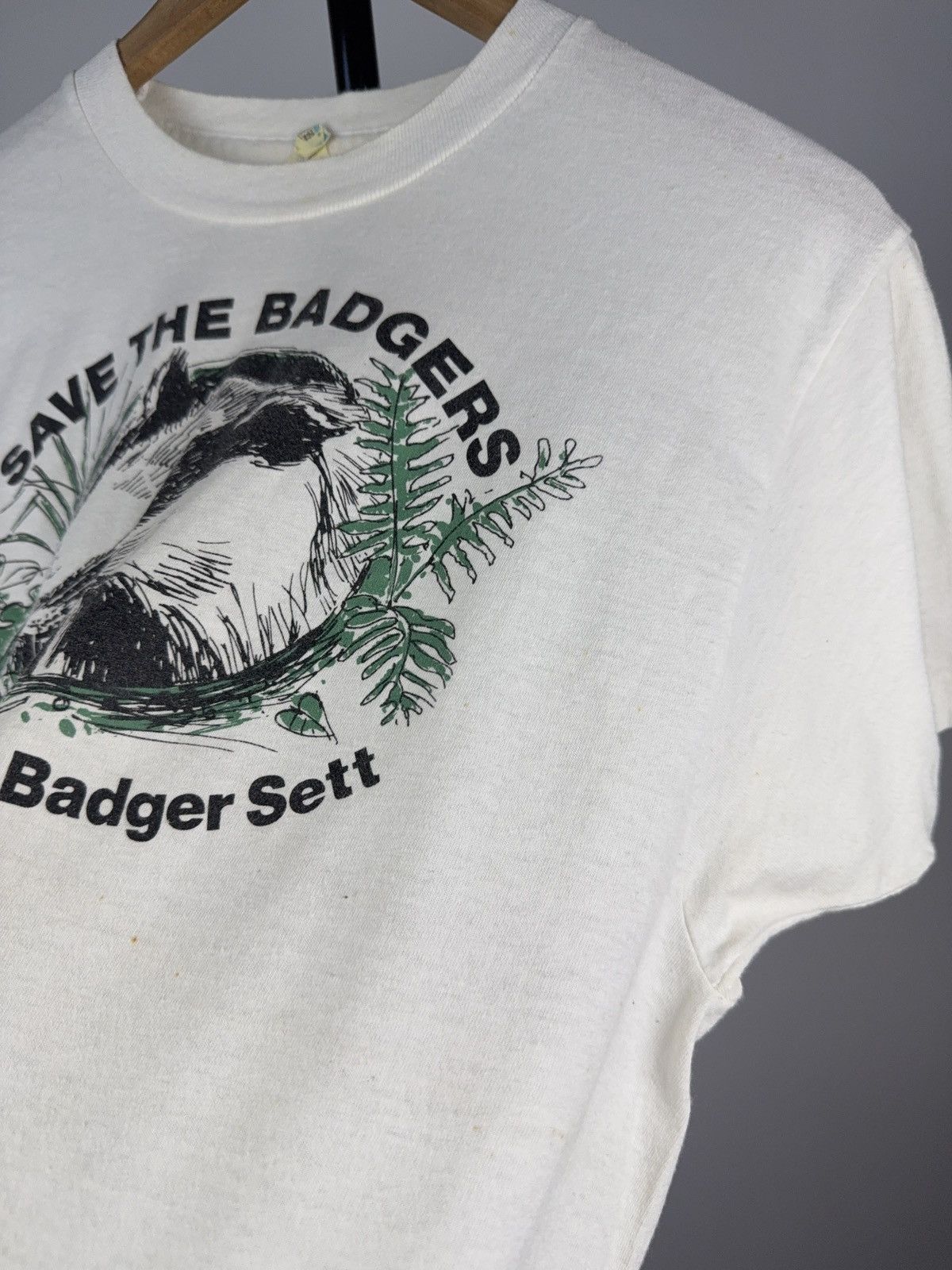 Vintage Vintage 90s Retro Save The BADGERS rare Tee Shirt Size US L / EU 52-54 / 3 - 10 Thumbnail