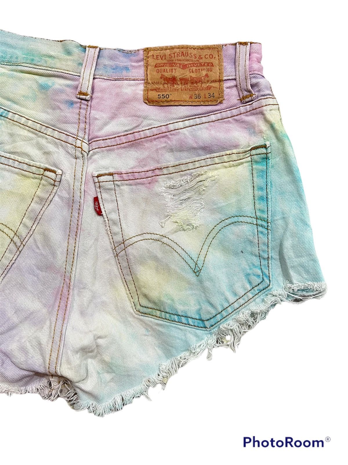 Levi's Vintage Clothing Vintage Levis rainbow tiedye shorts🌈 Size 24" / US 00 / IT 34 - 3 Thumbnail