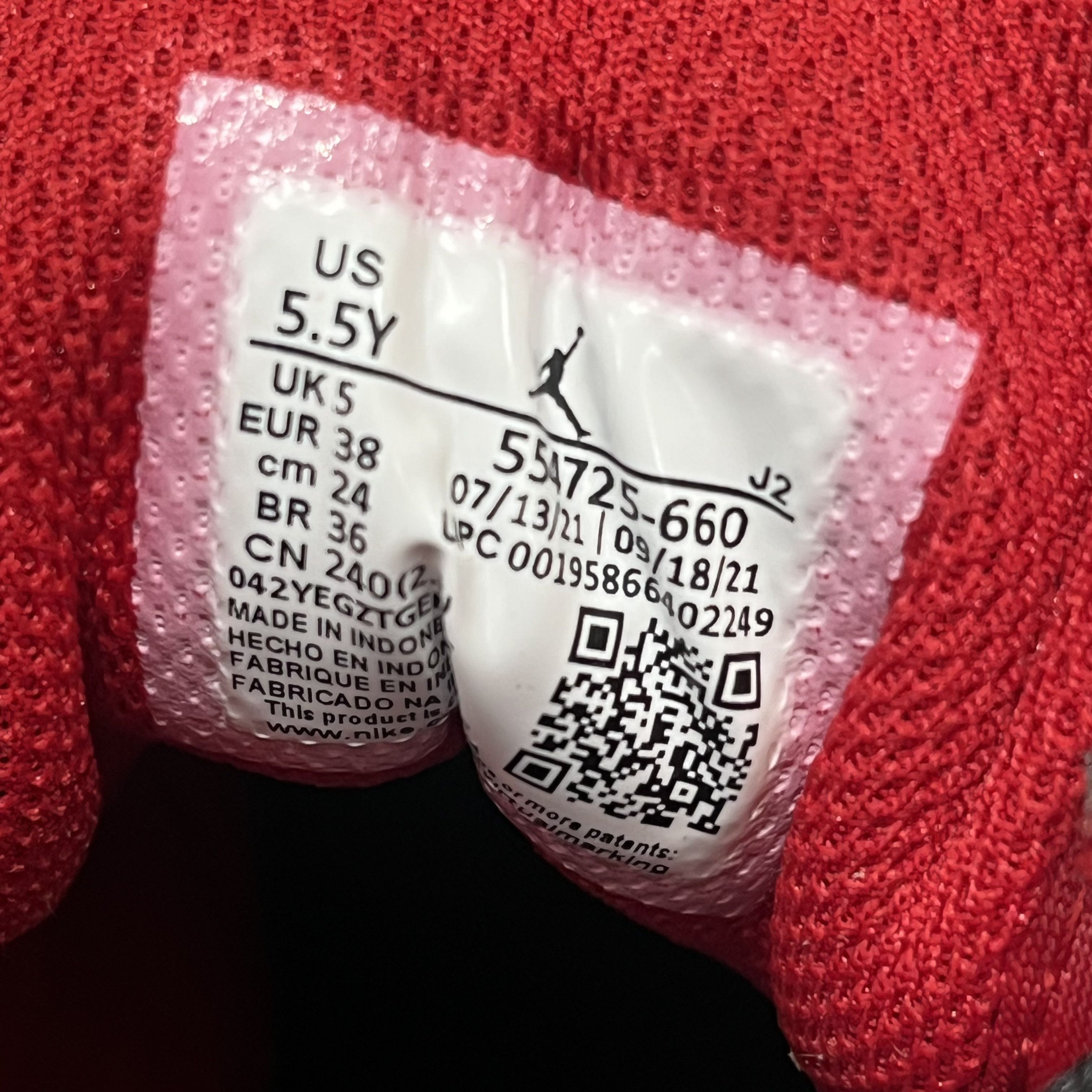 Nike Air jordan 1 Mid reverse Bred 2021 (GS) Size US 5.5 / EU 38 - 6 Thumbnail