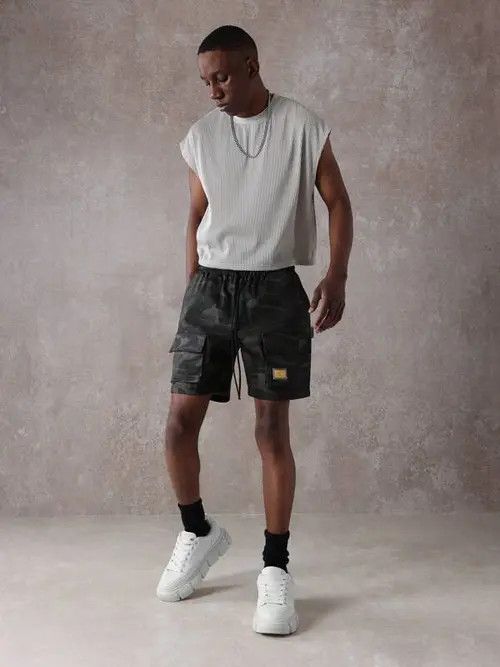 Jean Camouflage Cargo Shorts Size US 32 / EU 48 - 4 Thumbnail