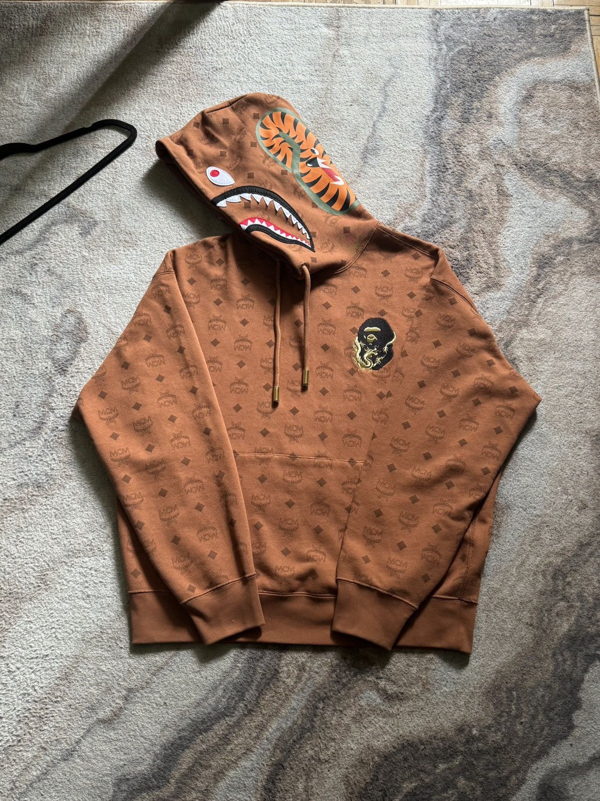 Bape × MCM BAPE x MCM Year of the Dragon Shark Pullover Hoodie - Brown Size US L / EU 52-54 / 3 - 2 Thumbnail