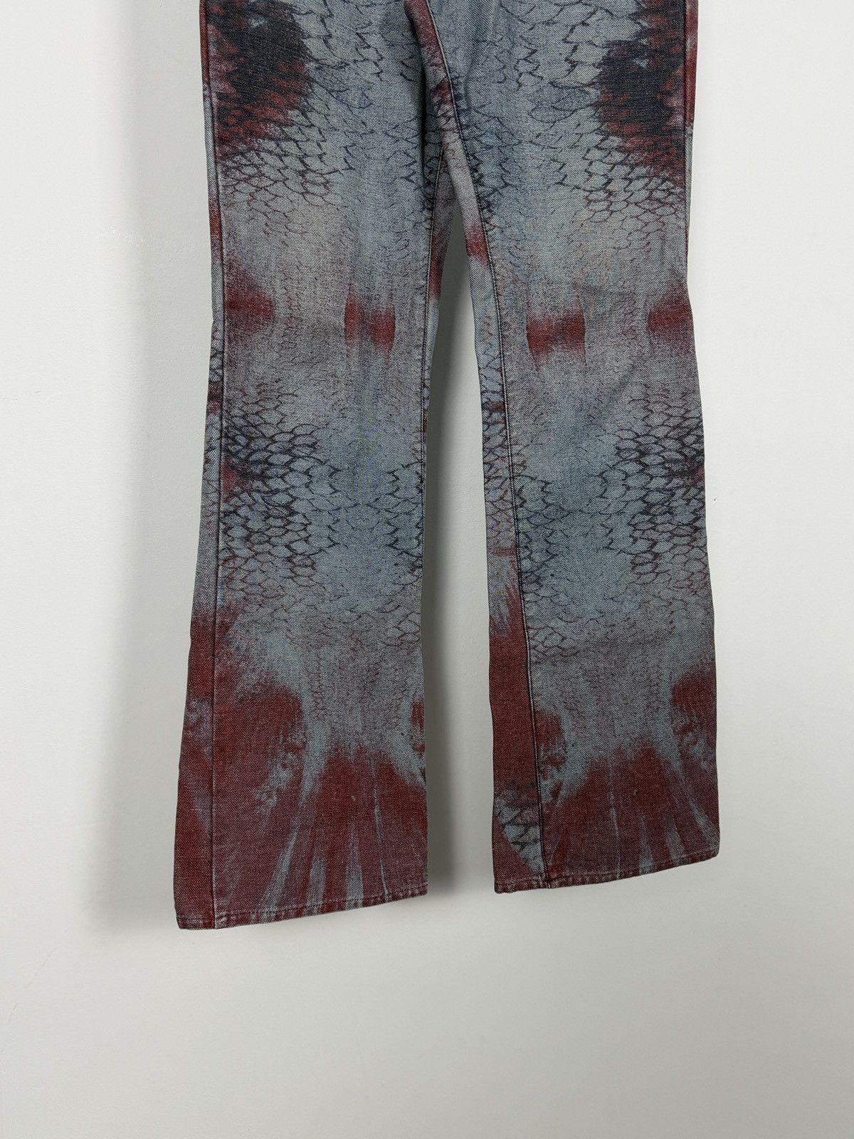 Roberto Cavalli Roberto Cavalli S/S2001 Flared Bleeding Python Scale Jeans Size 30" / US 8 / IT 44 - 6 Thumbnail