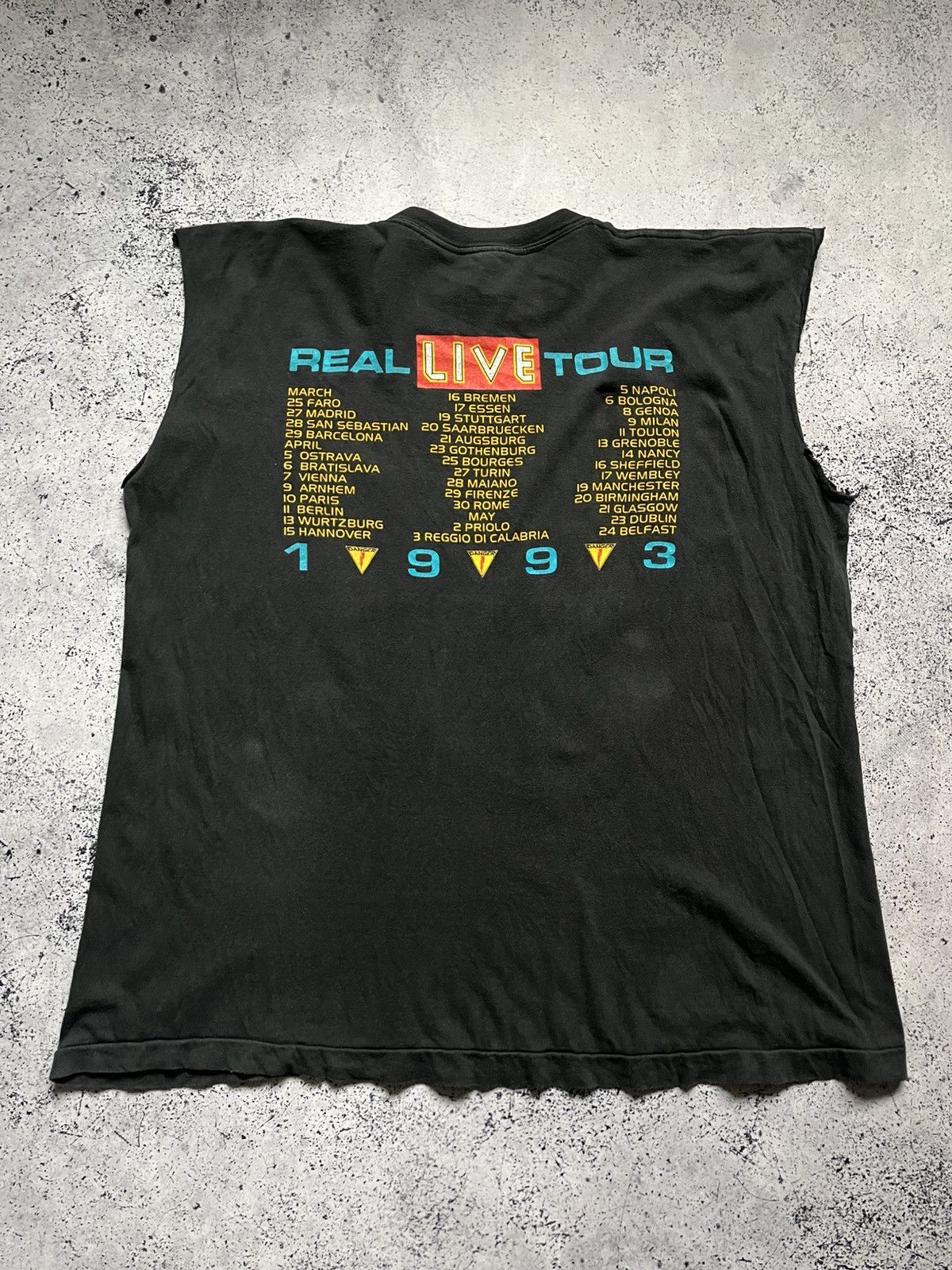 Iron Maiden 1993 Vintage Iron Maiden Real Live Tour Faded Black Tank Tee Size US XL / EU 56 / 4 - 4 Thumbnail