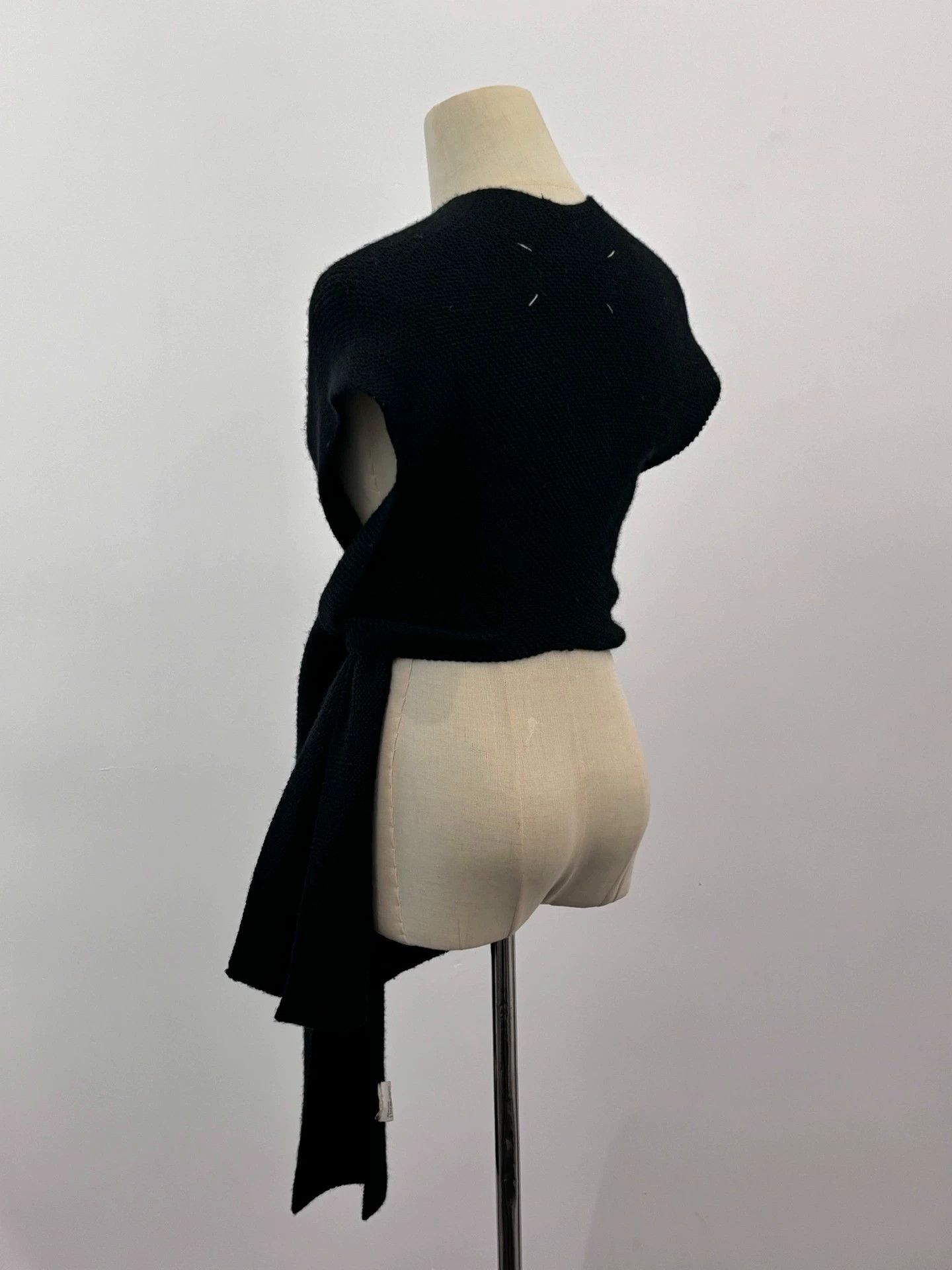 Maison Margiela Maison Margiela 90S Scarf/Vest Size FREE Size ONE SIZE - 4 Thumbnail