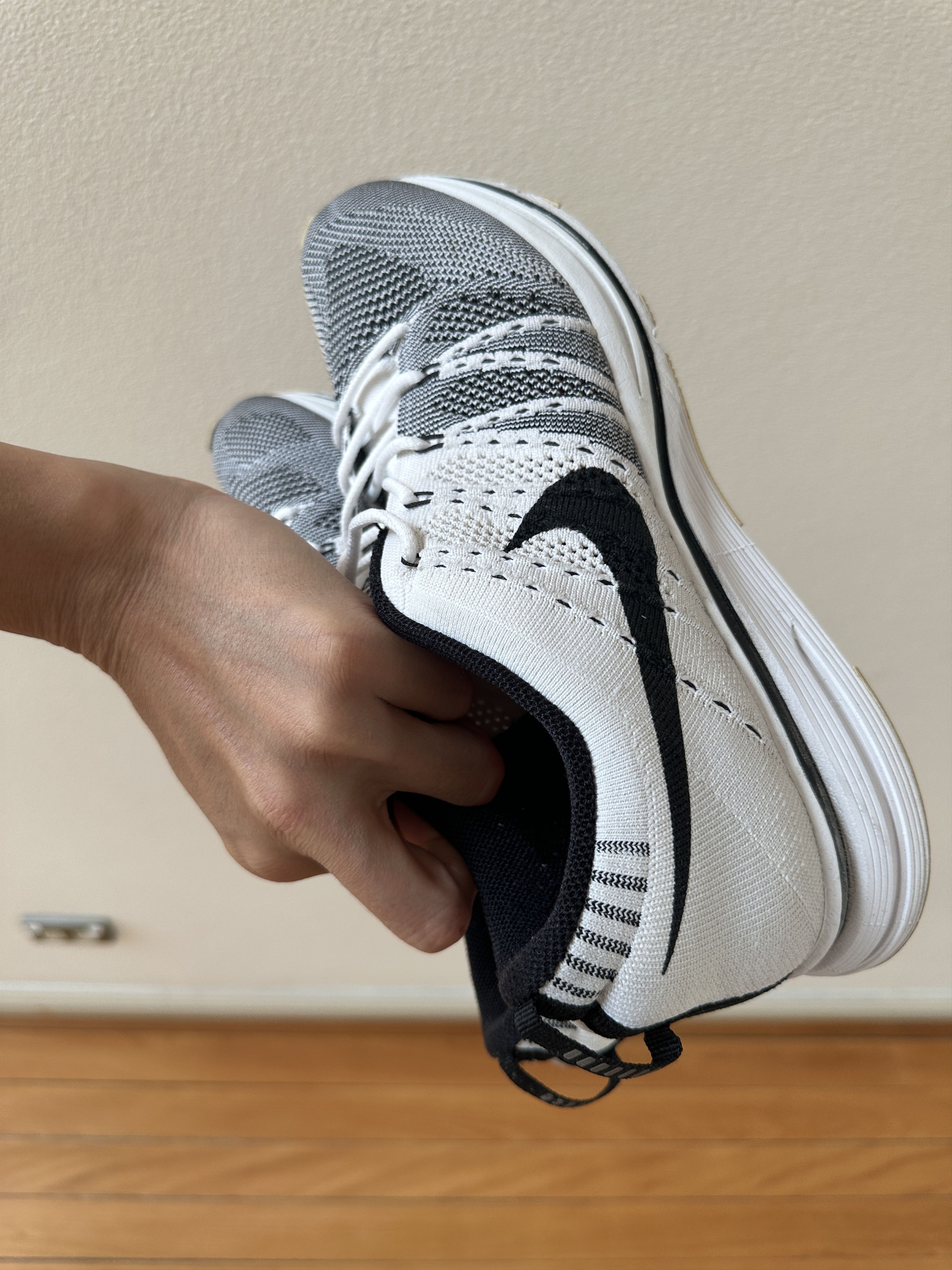 Nike Nike White Black Flyknit Trainer Yeknit 2012 Size US 10 / EU 43 - 5 Thumbnail