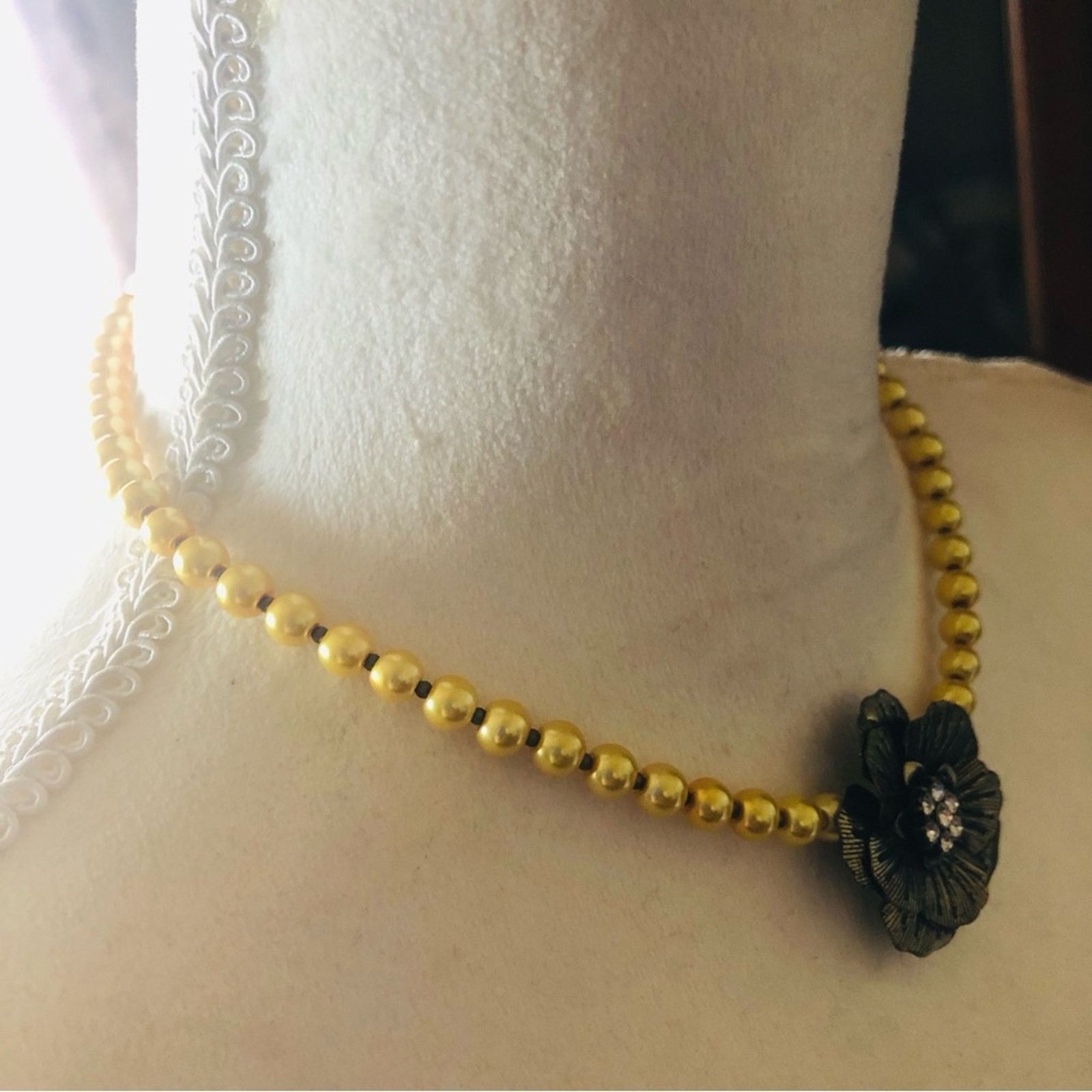Handmade Handcrafted repurpose mellow yellow pendant Pearl necklace Size ONE SIZE - 3 Thumbnail