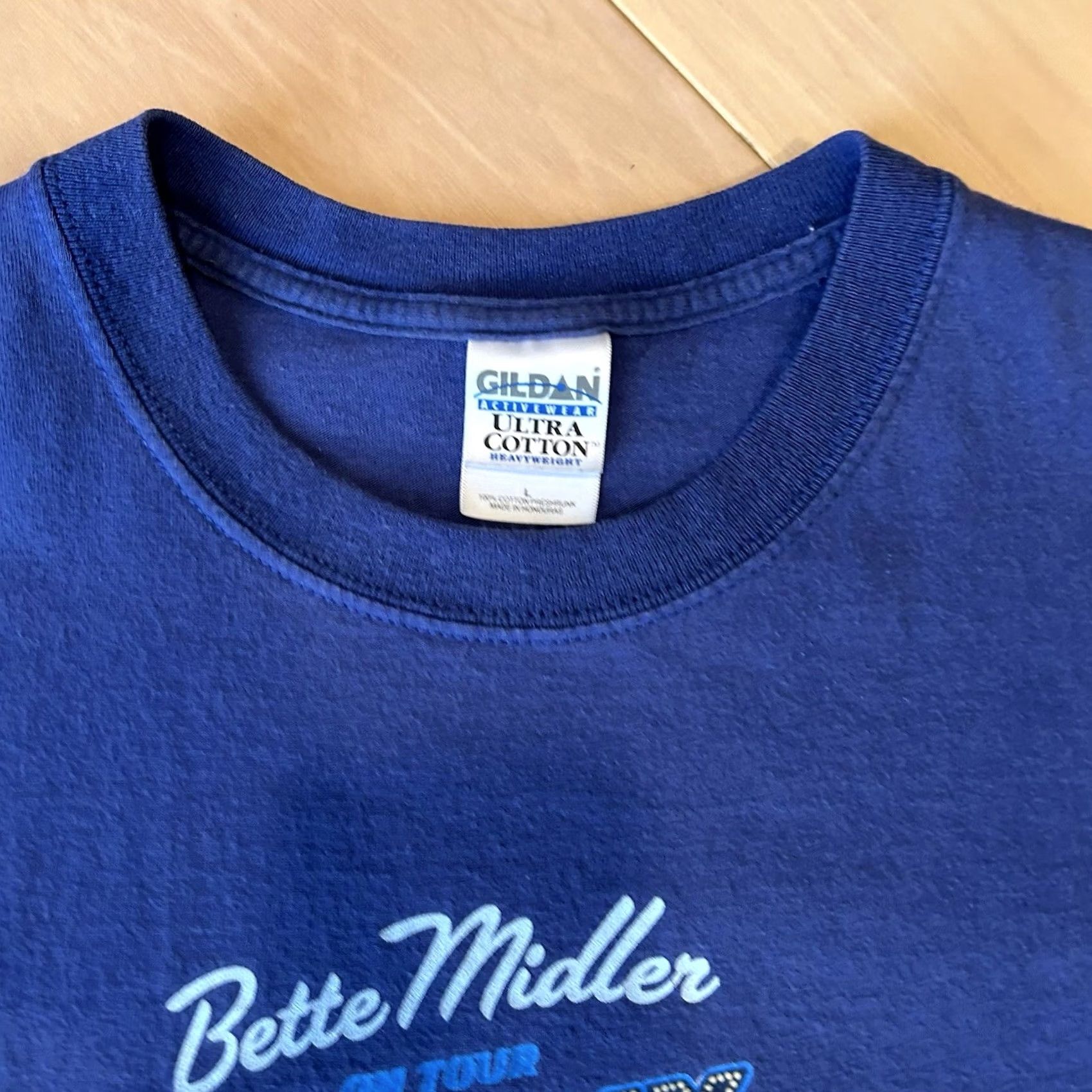 Gildan Vintage Bette Midler Kiss My Brass Tour Tee Blue T-Shirt Short Sleeve Size Large Size US L / EU 52-54 / 3 - 5 Thumbnail
