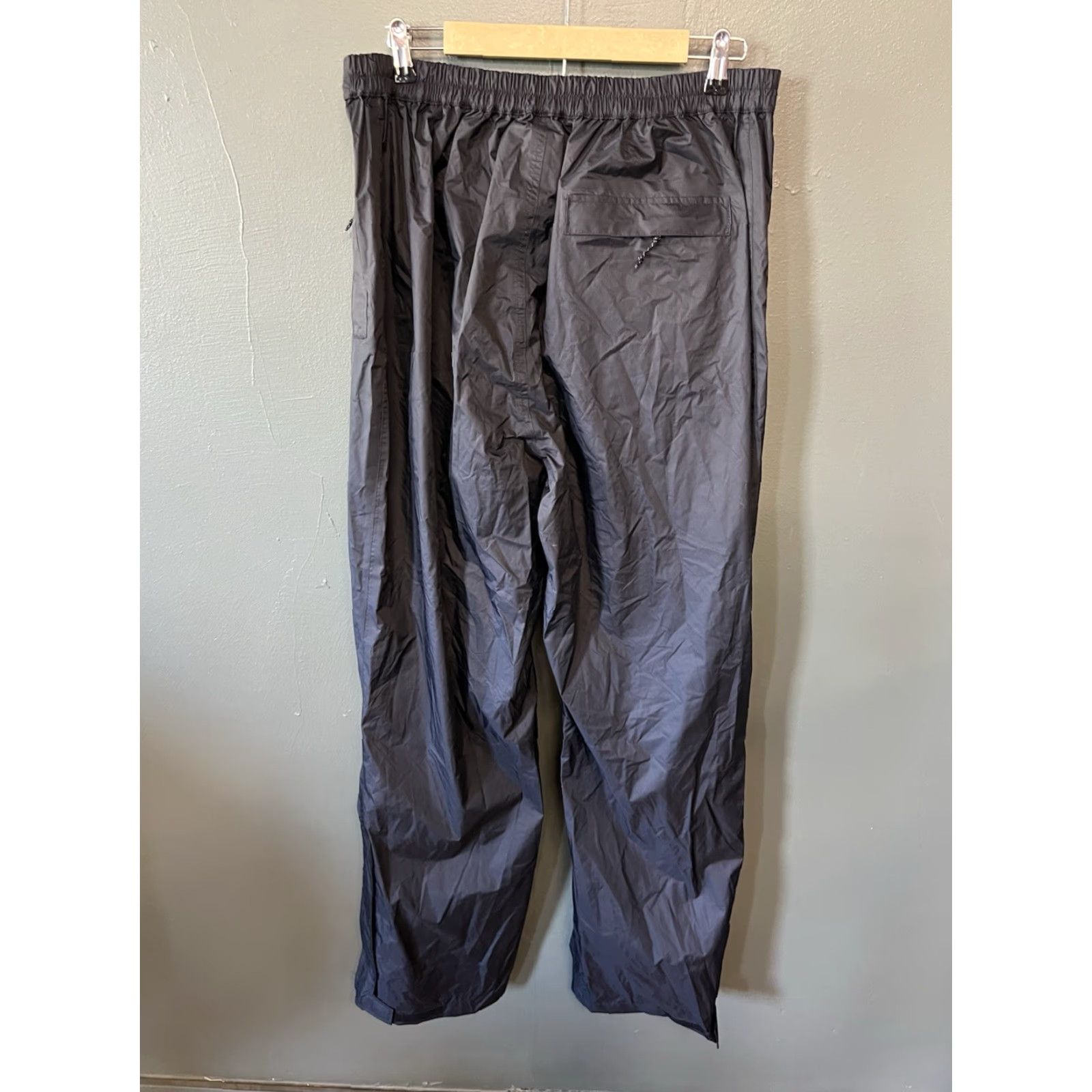 Vintage Kirkland Signature mens Black Windbreaker Jacket and Sweatpants Set XL Tracksuit Regular Size XL Black Mens Sportswear Set Size 46R - 5 Thumbnail