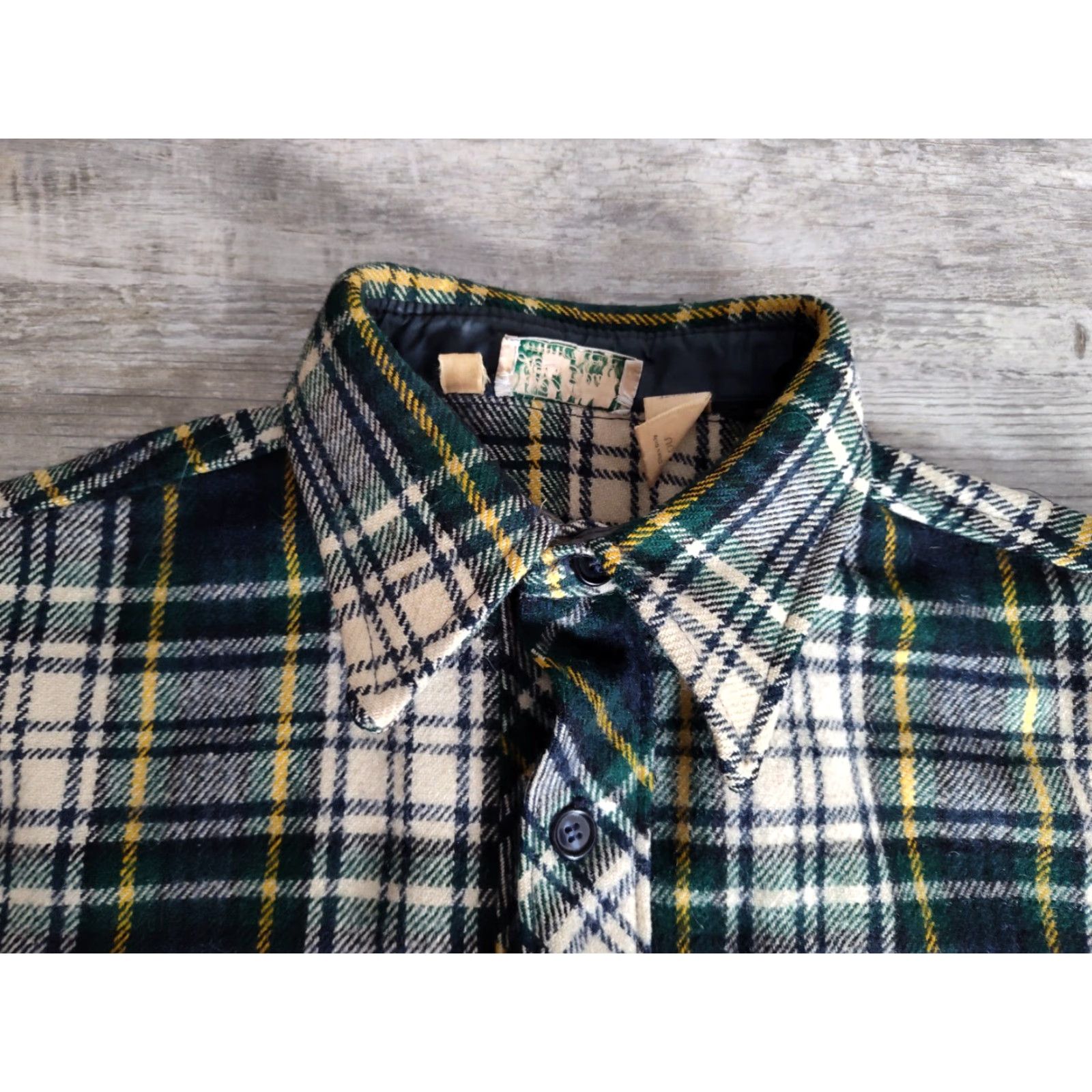 Vintage VINTAGE 1970s L.L. Bean Wool Flannel Plaid Button-Up Shirt Unisex Adults Large Green Winter Size US L / EU 52-54 / 3 - 6 Thumbnail
