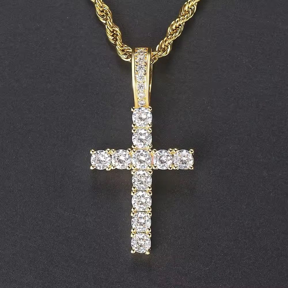 Chain x Jewelry Cross Pendant Necklace in Gold, Men's