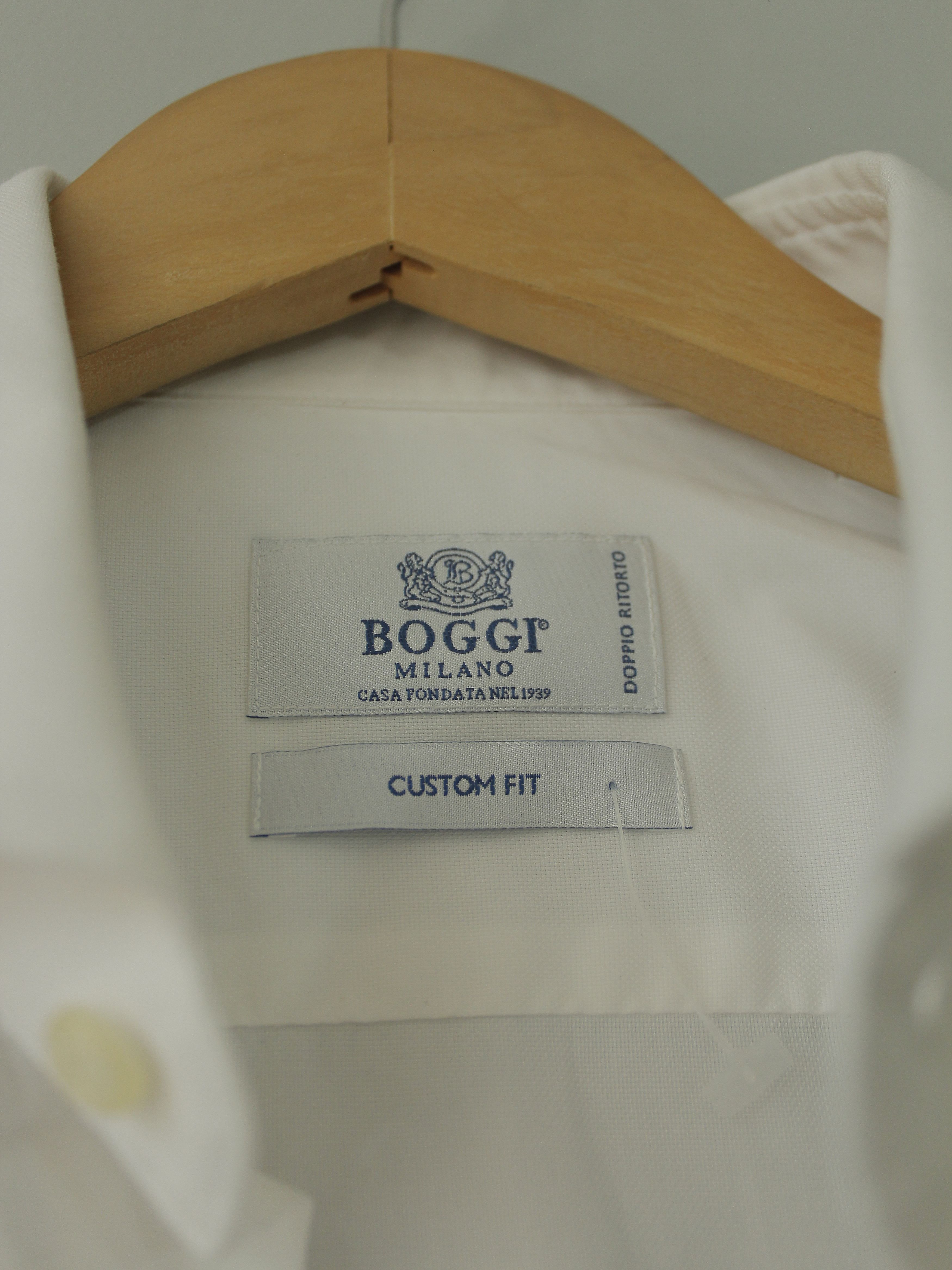 Boggi Boggi Custom Fit Button Up shirt White holes for cufflinks s Size US S / EU 44-46 / 1 - 12 Thumbnail