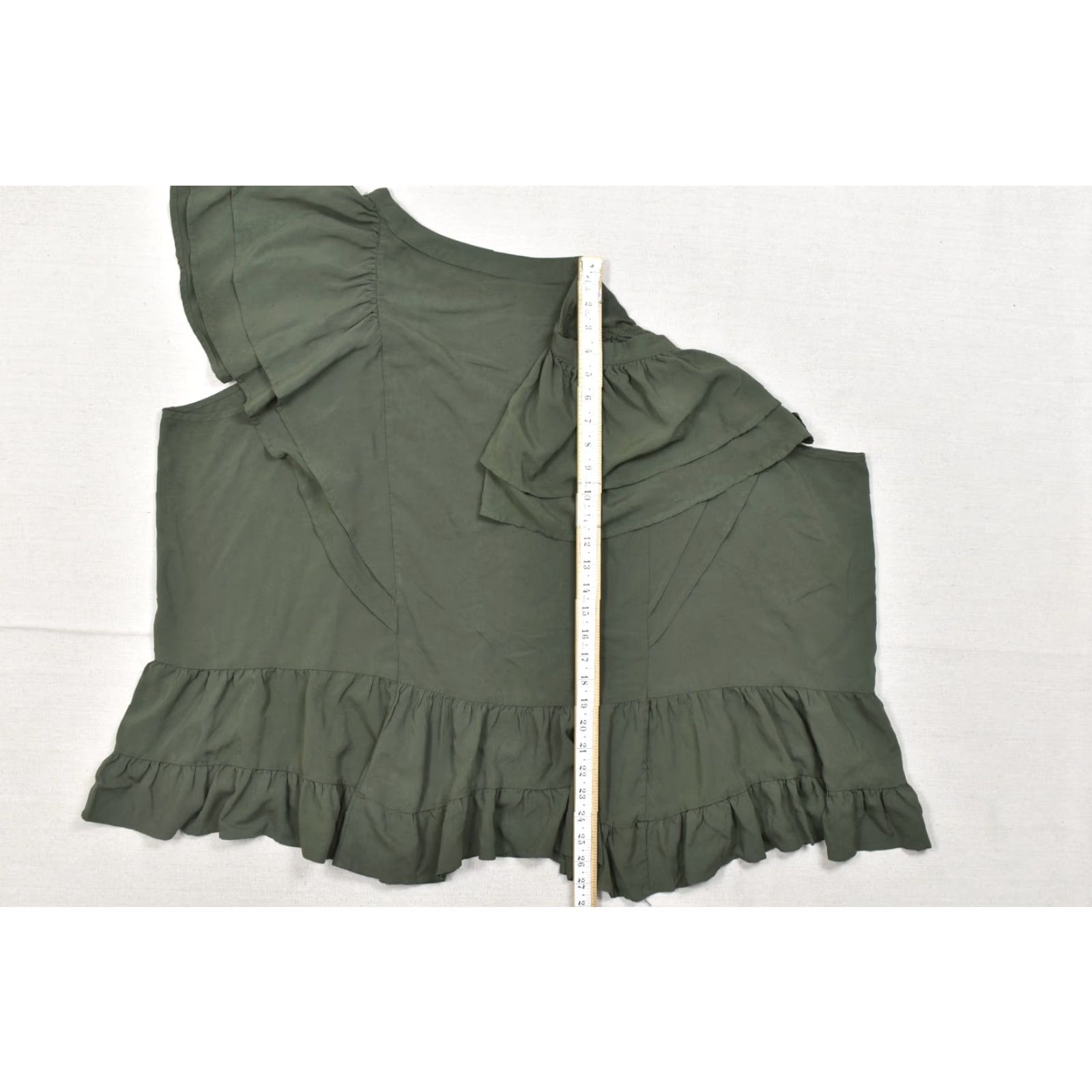 Torrid Torrid Blouse Women Plus Size 6 Olive Green Rayon Flutter Sleeve Peplum V-Neck Pullover Short Sleeve Casual Spring Summer Fall Size M / US 6-8 / IT 42-44 - 5 Thumbnail