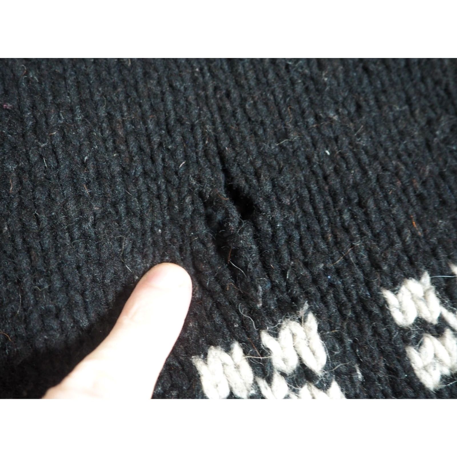 Vintage VINTAGE El Gringo Imports Sweater Pullover 100% Wool Gray Black Mens L 90s Geometric Knit Crew Neck Long Sleeve Wool Winter Fall Casual Size US L / EU 52-54 / 3 - 6 Thumbnail