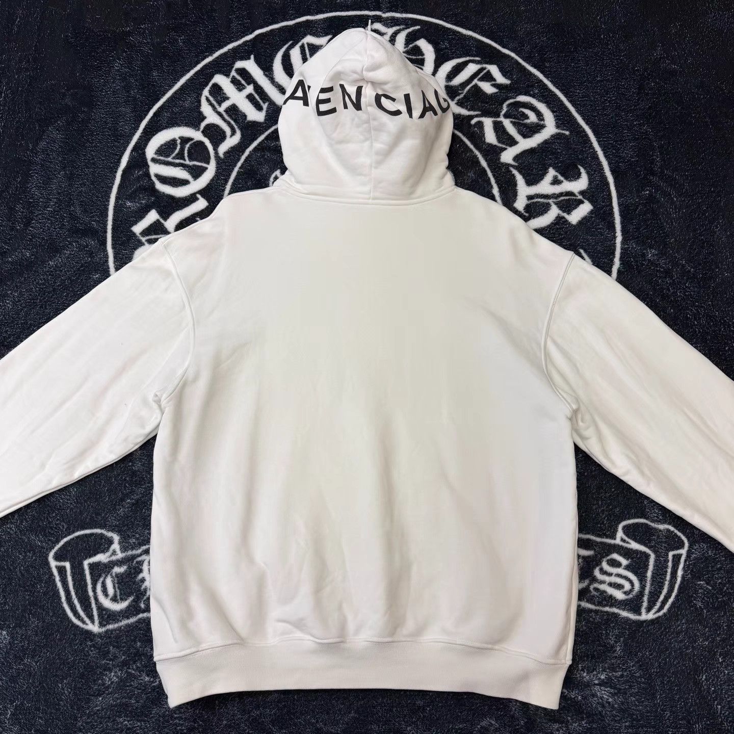 Balenciaga Balenciaga White Logo Hoodie Q10 Size US M / EU 48-50 / 2 - 4 Thumbnail