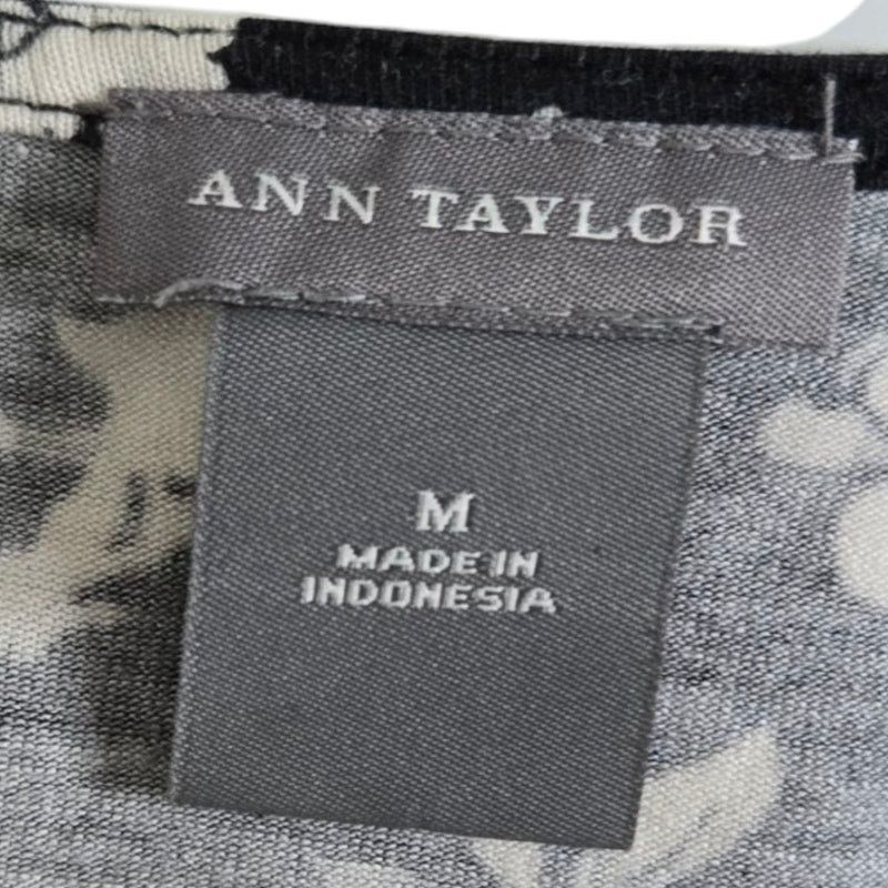 Ann Taylor Ann Taylor Floral Top Medium Surplice Neckline 3/4 Sleeves Size M / US 6-8 / IT 42-44 - 8 Thumbnail
