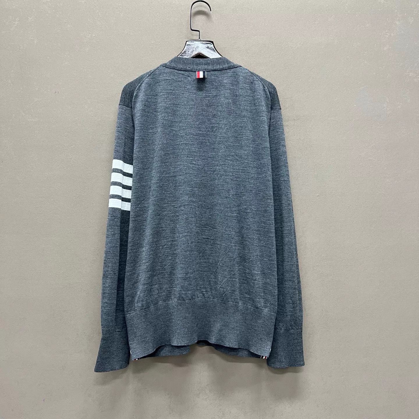 Thom Browne Thom Browne 99 New Gray 4-Bar Stripe Cardigan Size 4 Size US XL / EU 56 / 4 - 2 Thumbnail