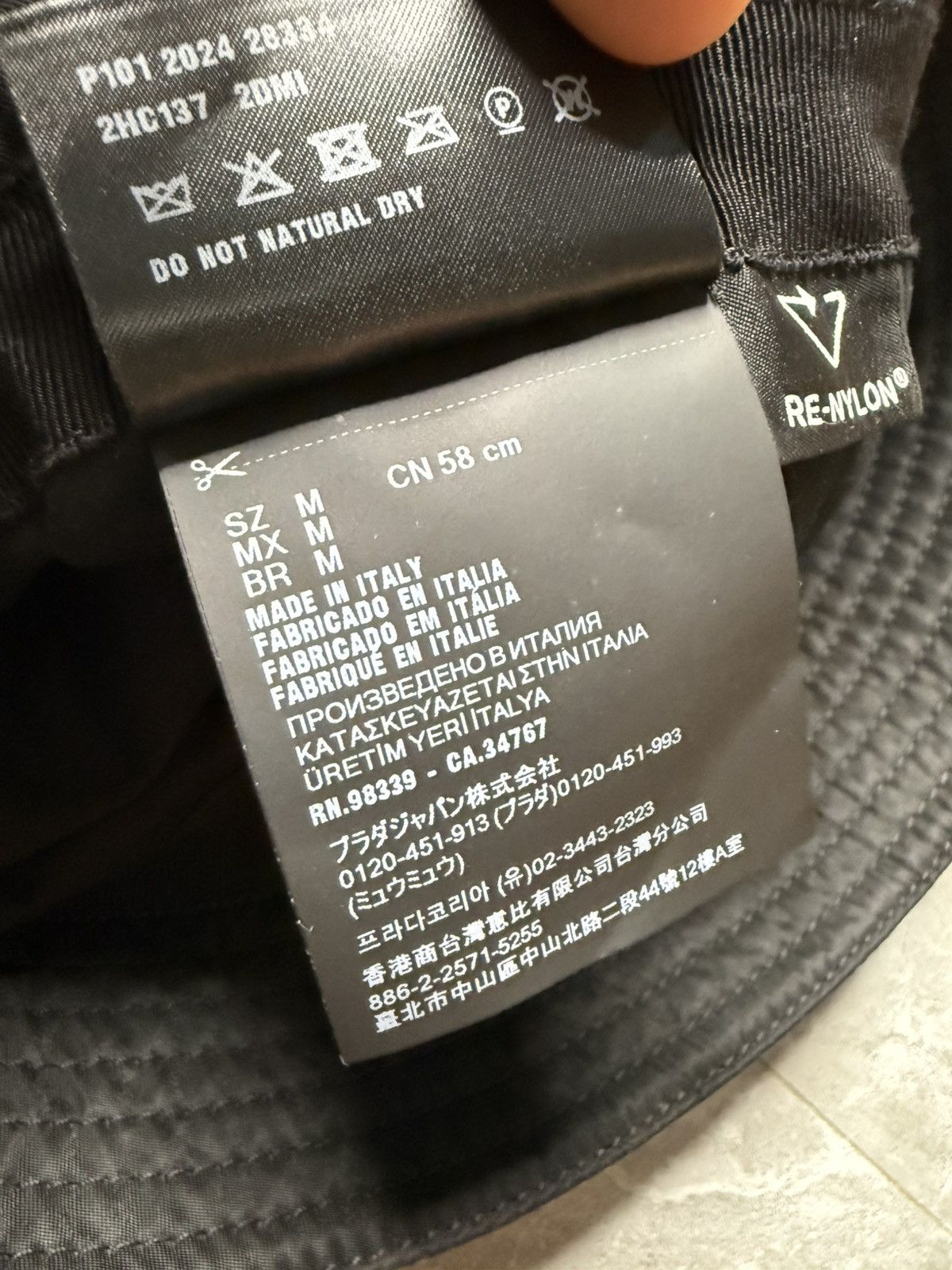 Prada Prada S/S 24 Re-Nylon Logo Plate Bucket Hat Size ONE SIZE - 9 Thumbnail