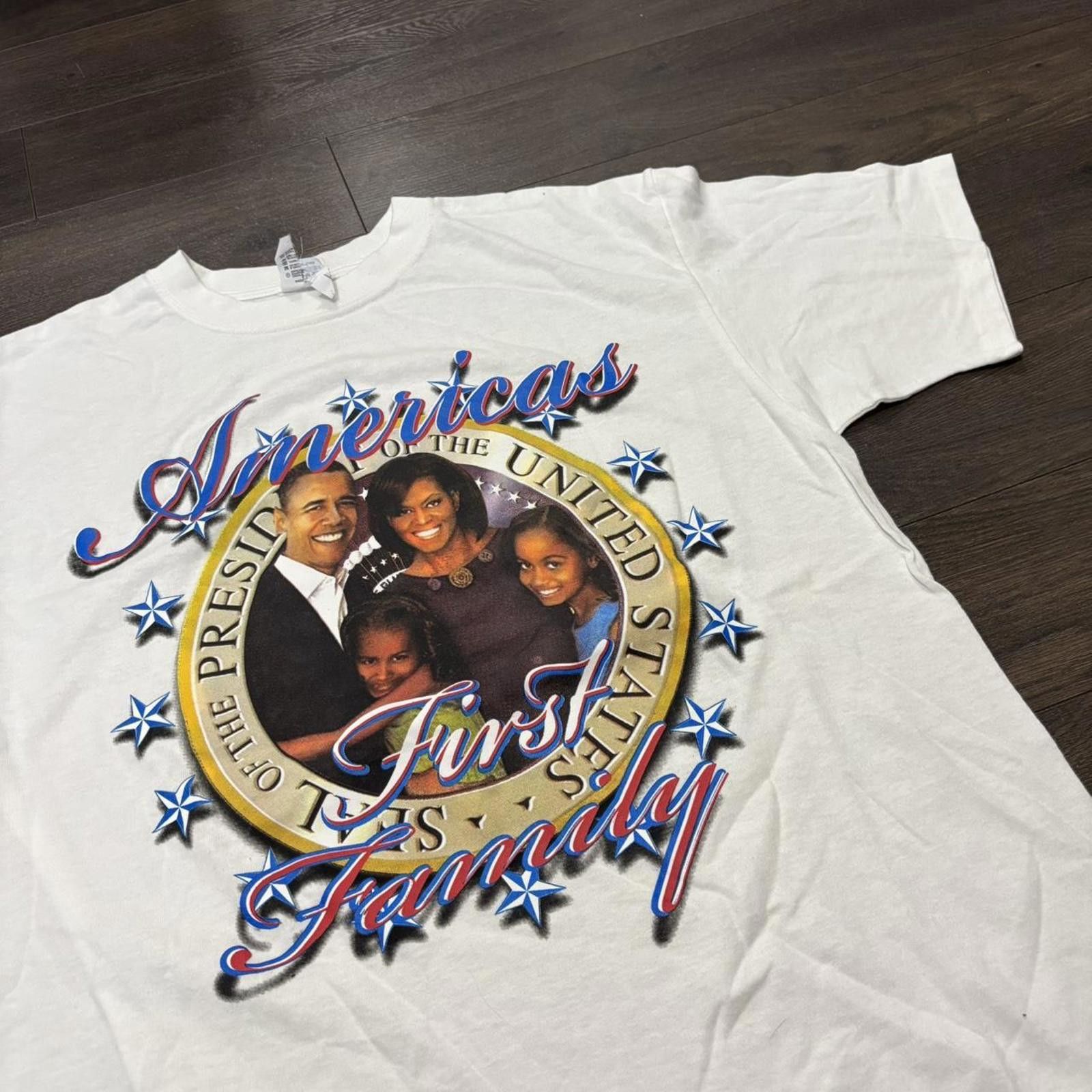 Other vintage Barack Obama americas first family t shirt 00s L Size US L / EU 52-54 / 3 - 1 Thumbnail