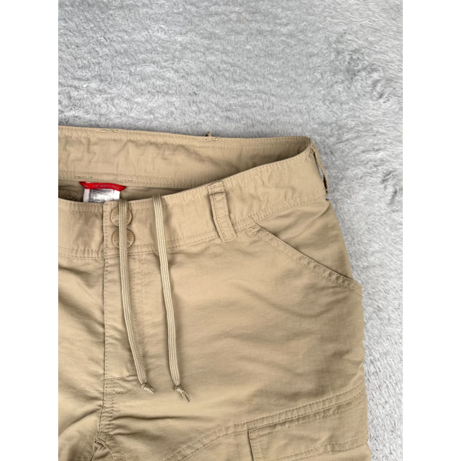 The North Face The North Face Shorts Women Cargo Quick Dry Beige 4 Adult Regular 28x10 Nylon 100% Nylon Hiking Outdoor Size 27" / US 4 / IT 40 - 5 Thumbnail