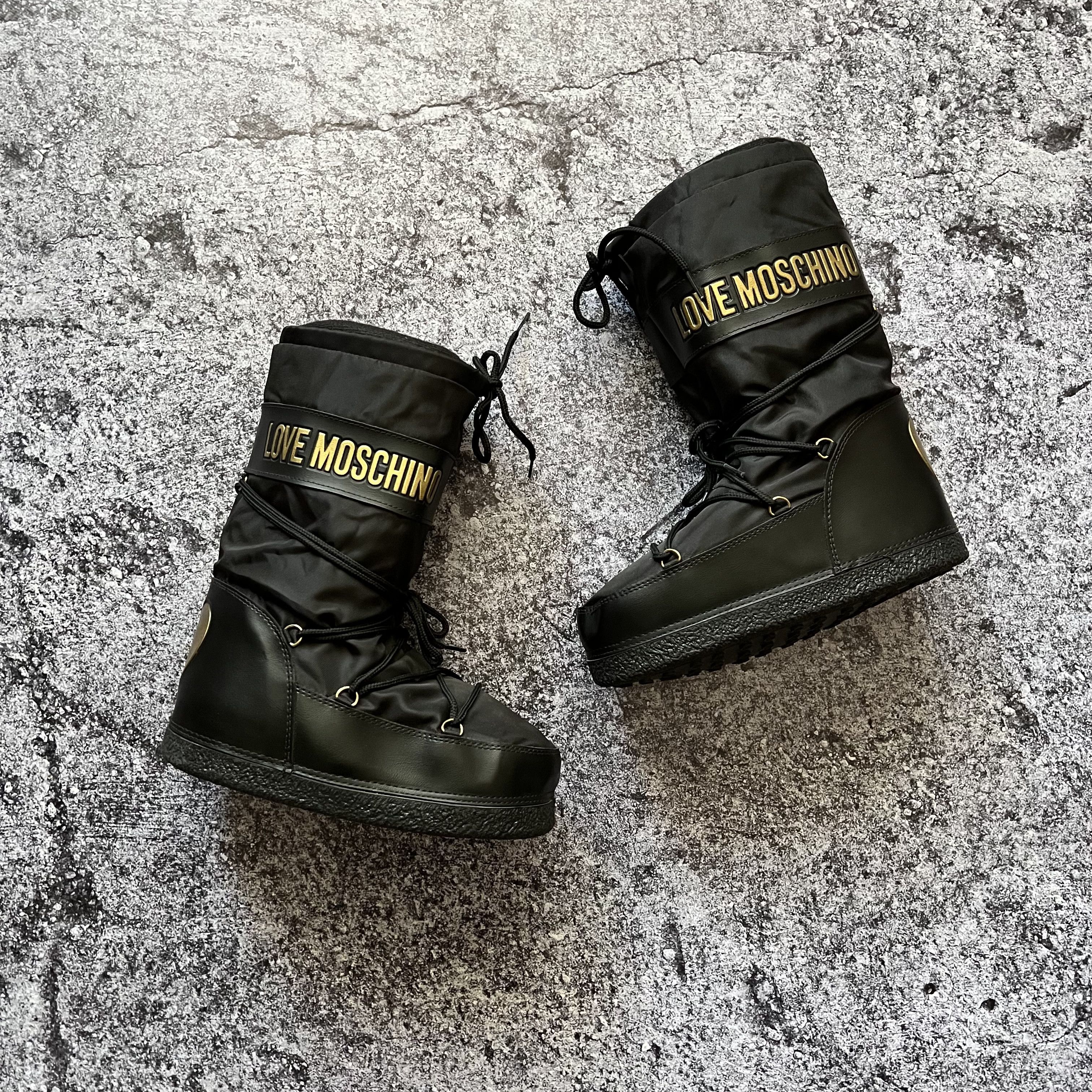 image of Love Moschino Mono Winter Snow Boots Size 38 / 40 in Black/Gold, Women's