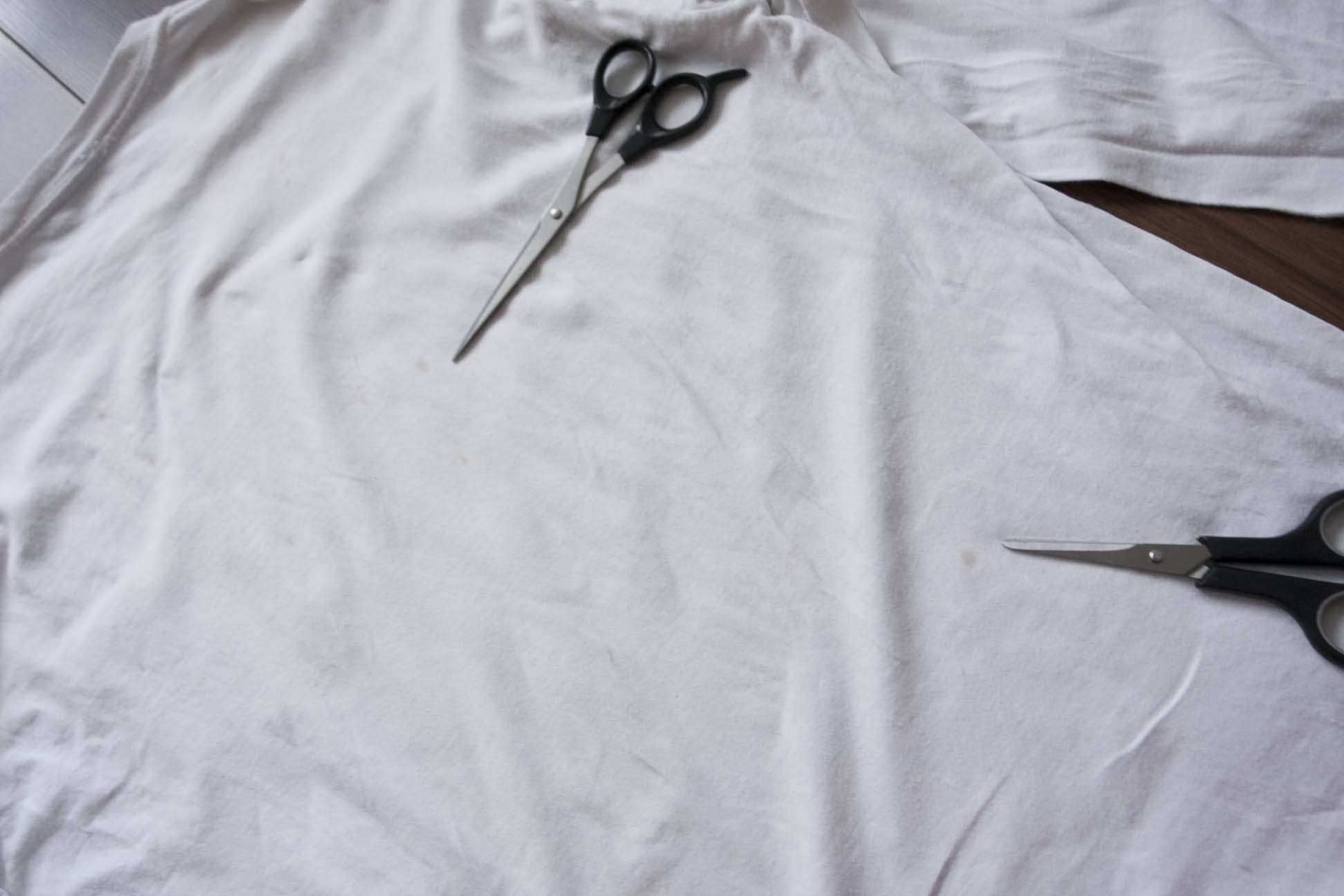 Stussy Stussy T Shirt Long Sleeve Yin Yang w/ STAINS Size L Size US L / EU 52-54 / 3 - 5 Thumbnail