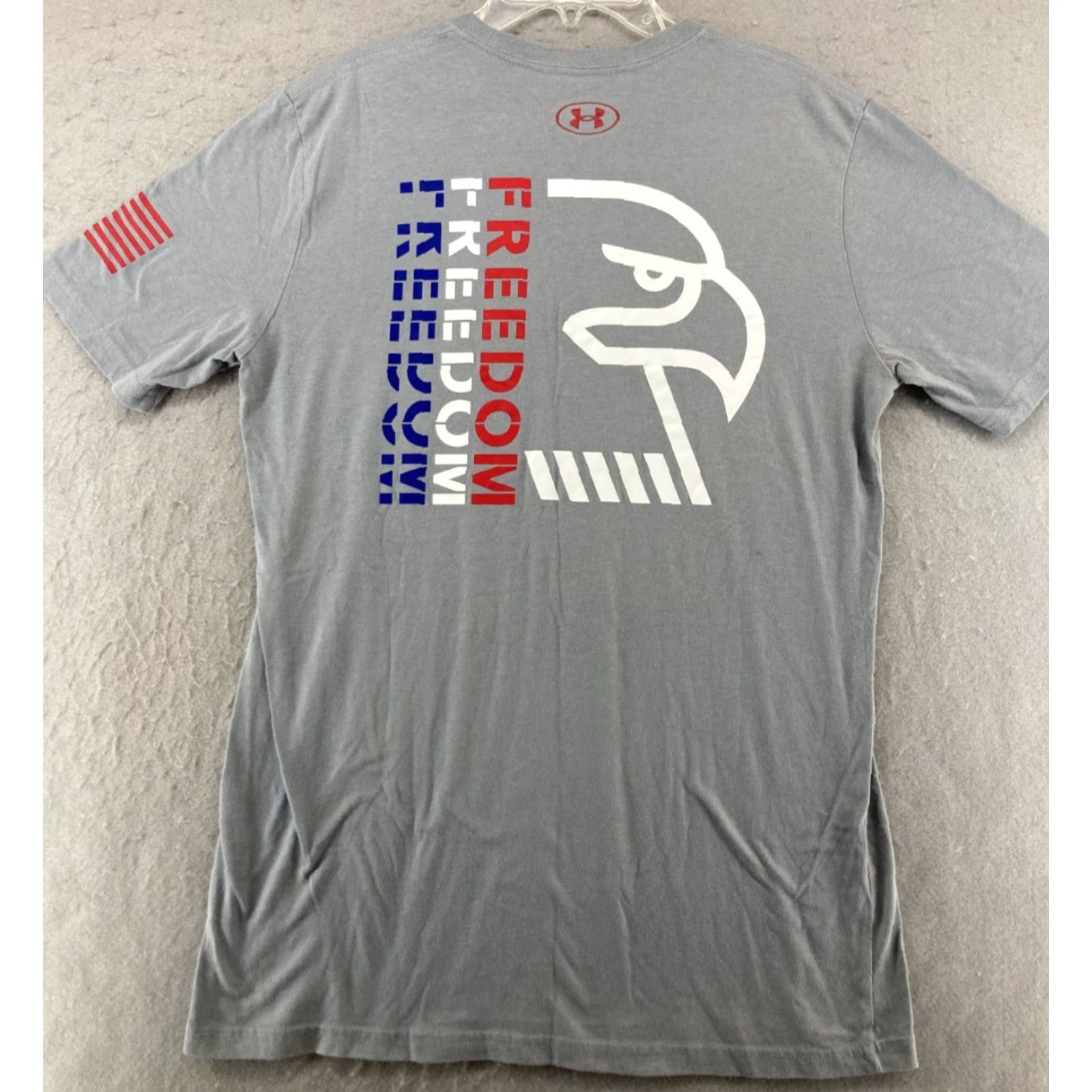 Under Armour Under Armour Men's T-Shirt Medium Gray Graphic Lightweight Breathable Cross Training Logo HeatGear Size US M / EU 48-50 / 2 - 6 Thumbnail