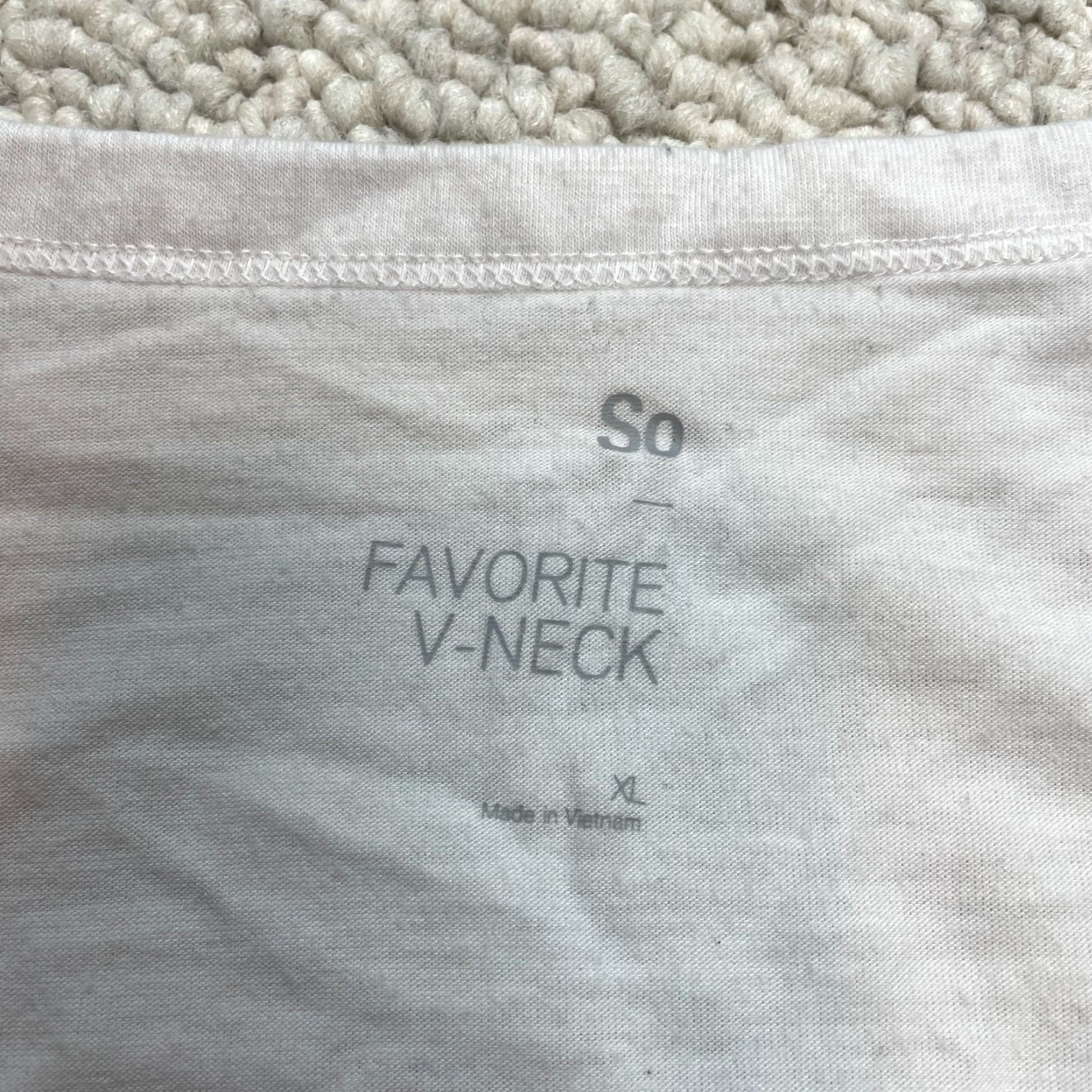 Vintage **Womens White XL SO Basic T-Shirt V-Neck Pullover** User: Womens White XL SO Basic T-Shirt V-Neck Pullover Size XL / US 12-14 / IT 48-50 - 2 Thumbnail