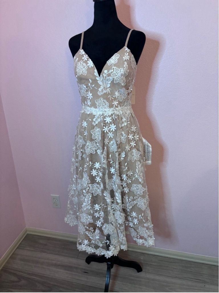Women's Dress the Population White Floral Midi Dress Size S