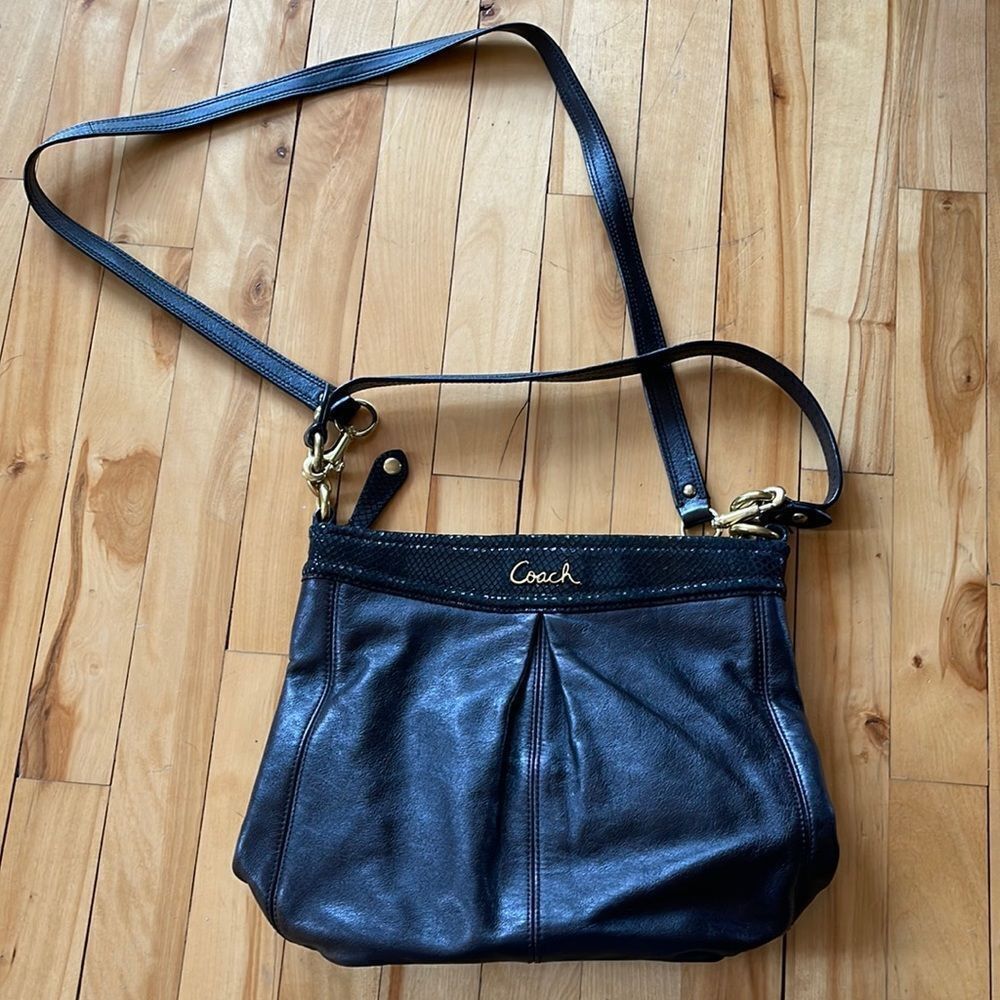 Coach Coach black leather python edge Ashley zip closure 2- strap Size ONE SIZE - 2 Thumbnail
