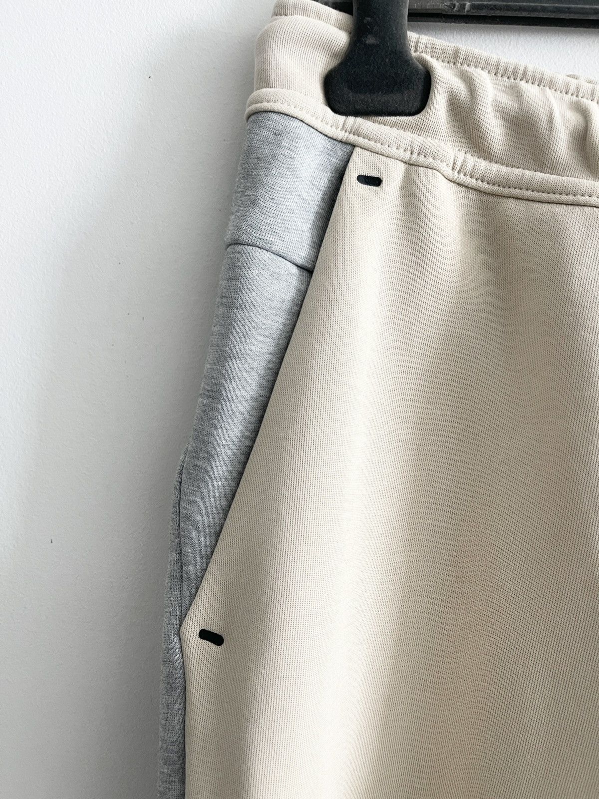 Nike STEAL! 2000s Nike Tech Fleece Classic Logo Sweatpants Size US 38 / EU 54 - 5 Thumbnail