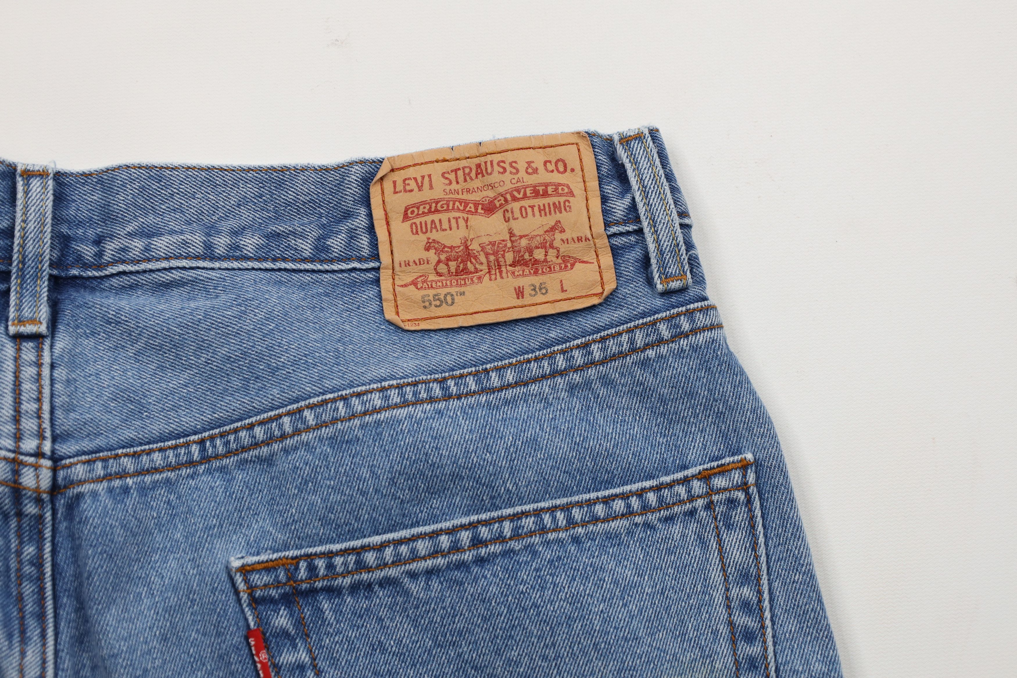 Levi's × Vintage Vintage Y2K 2004 Levis 550 Relaxed Denim Jean Shorts Jorts Size US 36 / EU 52 - 10 Thumbnail
