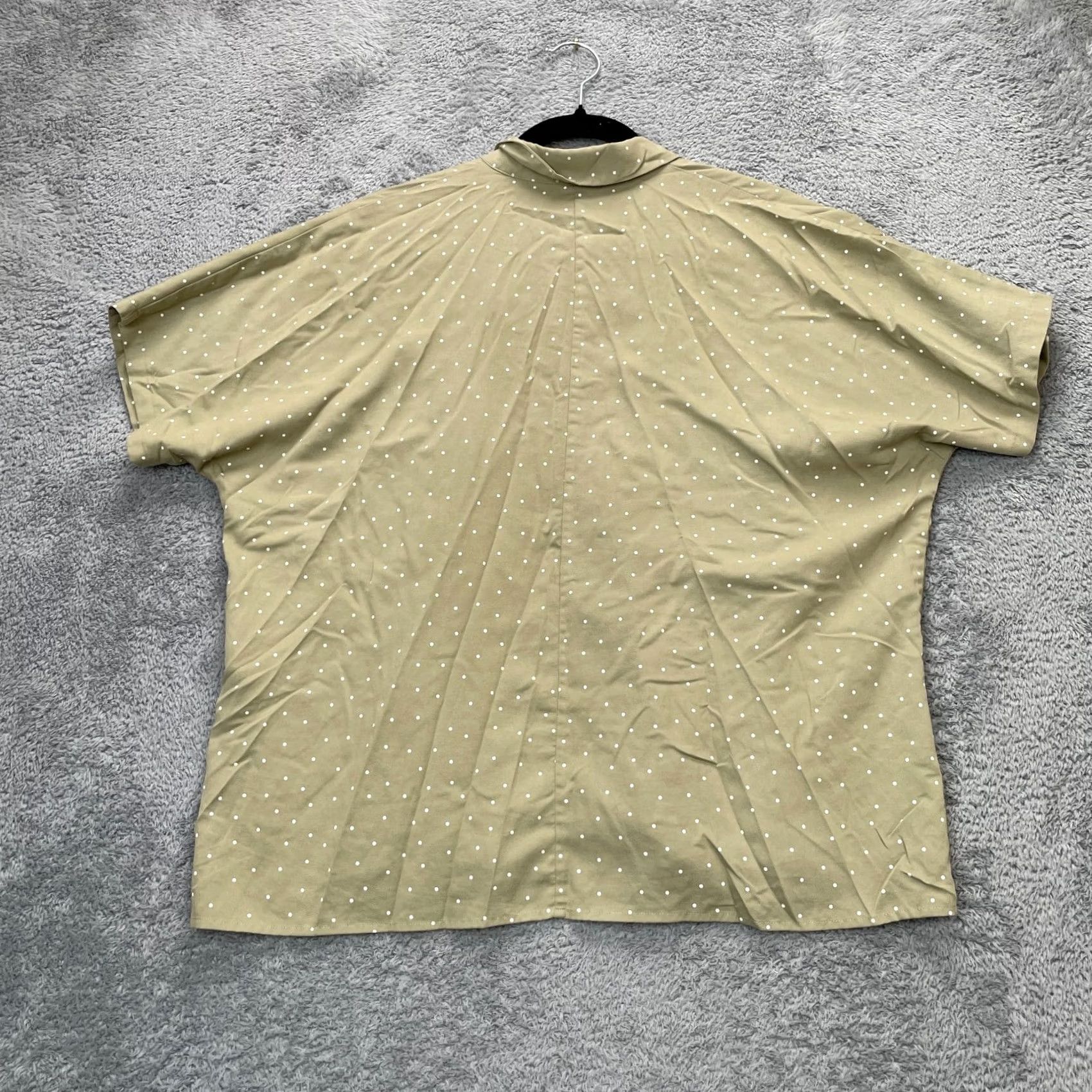 Uniqlo Uniqlo Blouse Shirt Womens Medium Green Polka Dot Button Up Wrinkle Resistant Casual Sleeve Size M / US 6-8 / IT 42-44 - 6 Thumbnail