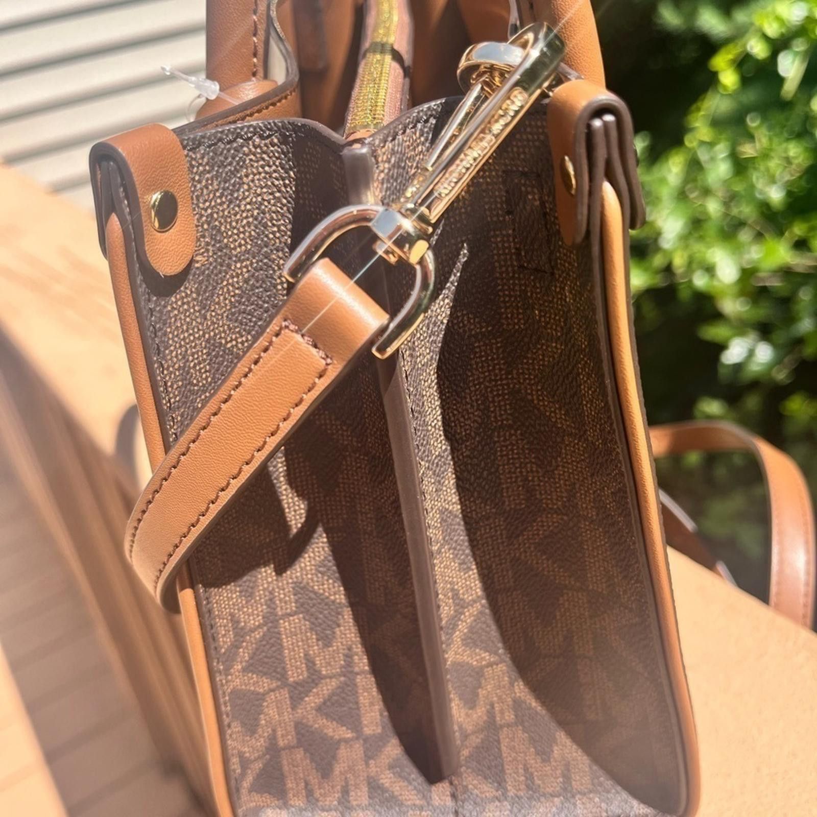 Michael Kors Michael Kors Small Maple Satchel With Crossbody Strap Size ONE SIZE - 4 Thumbnail