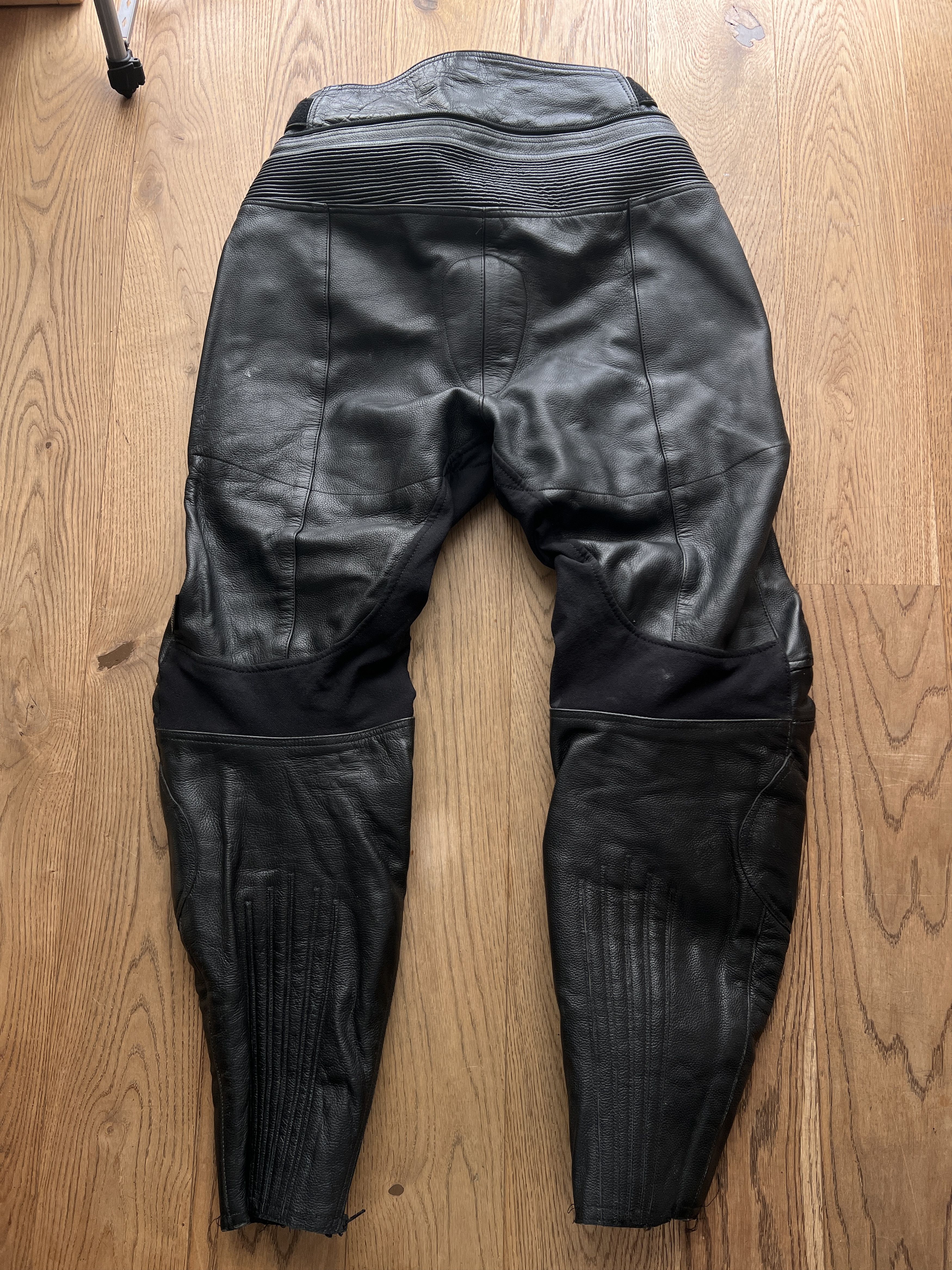 Yohji Yamamoto SICK VINTAGE 2000S RACING BIKER LEATHER PANTS I6W9 LGB VIBE Size US 36 / EU 52 - 6 Thumbnail