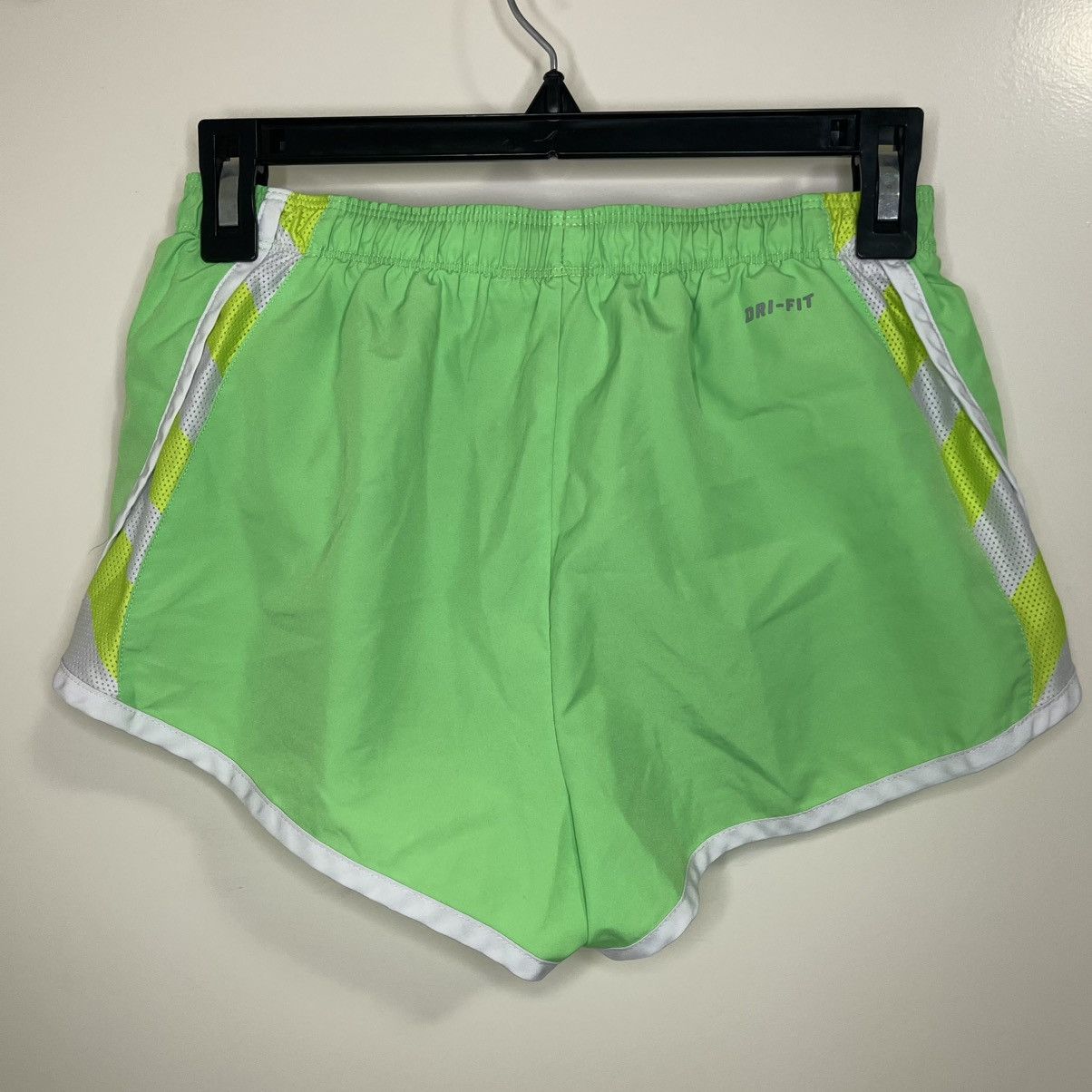 Nike Nike Dri-Fit Women’s Neon Green Running Shorts (Size XS) Size 24" / US 00 / IT 34 - 2 Thumbnail