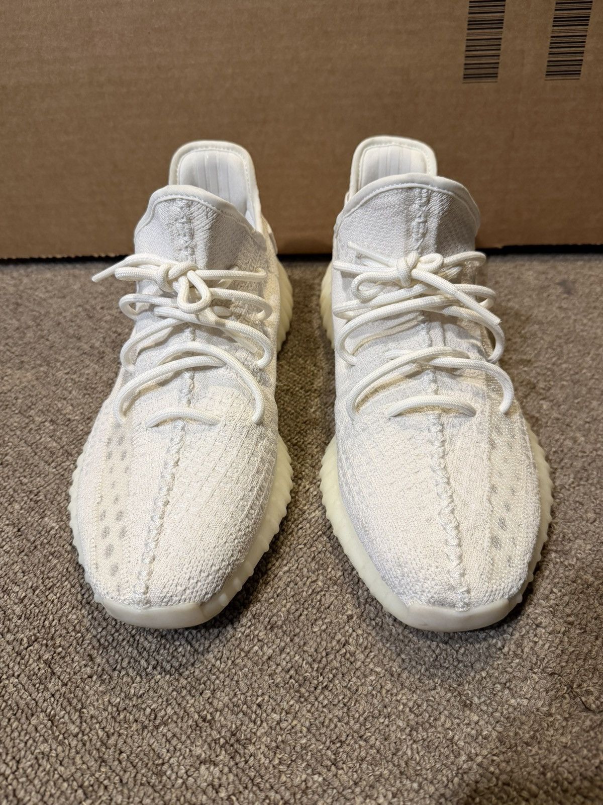 Yeezy 350 v2 (Bone)