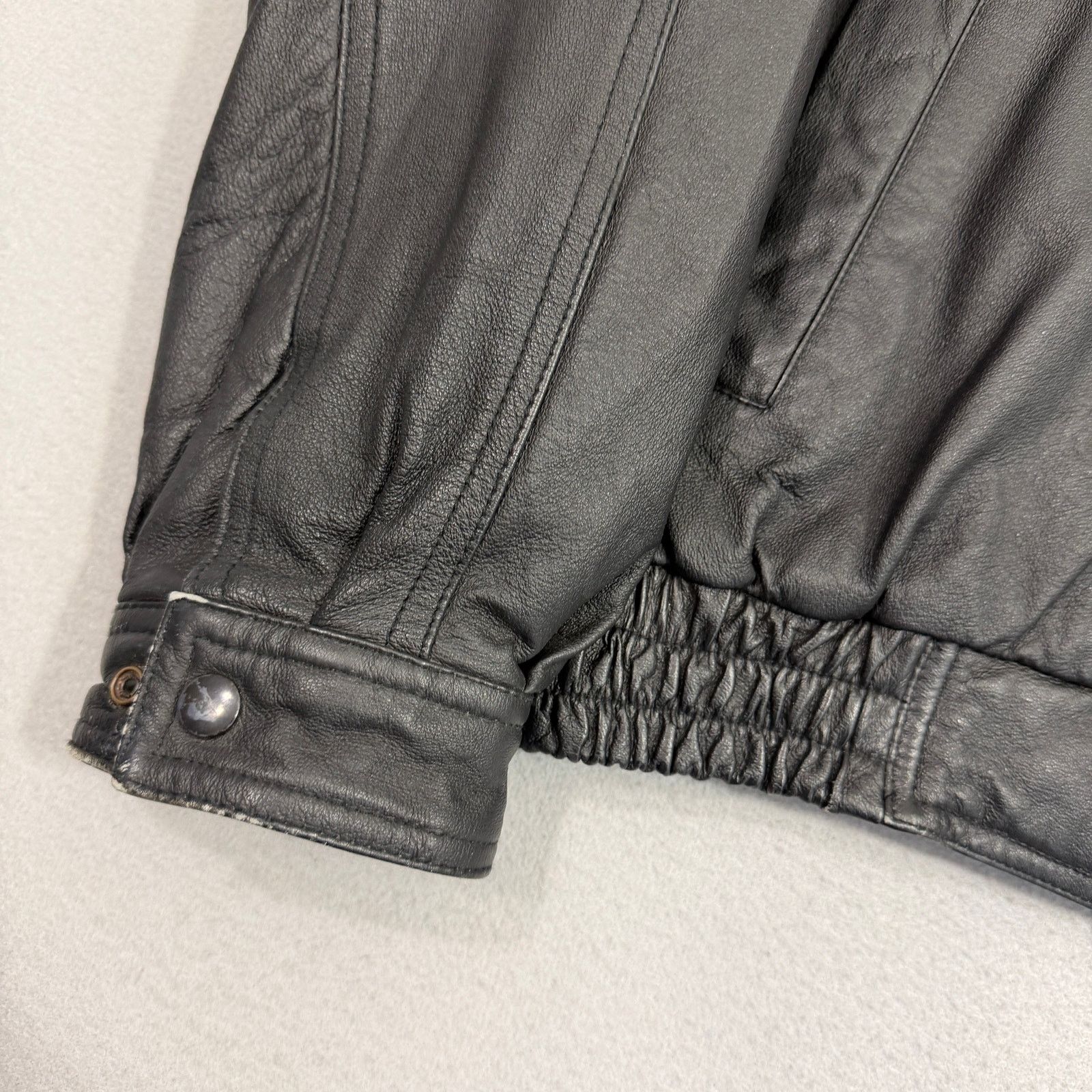 Vintage Vintage Hind Leather Bomber Jacket Men's Large Black 90s Size US L / EU 52-54 / 3 - 4 Thumbnail