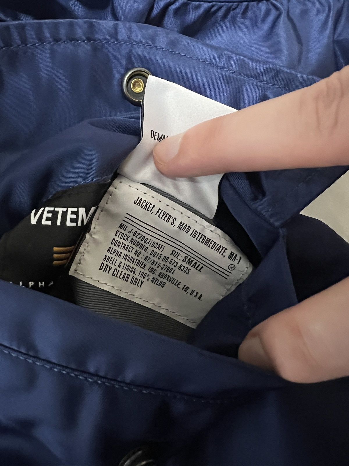 Vetements Vetements Reversibel Blue Fist Bomber Size US S / EU 44-46 / 1 - 9 Thumbnail