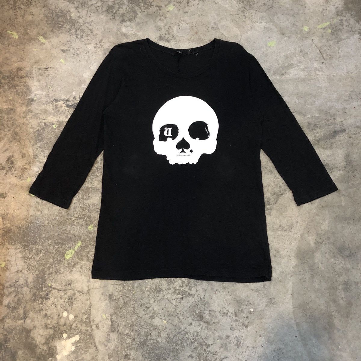 Japanese Brand Undercover X Uniqlo Skull Tee Size US L / EU 52-54 / 3 - 1 Thumbnail