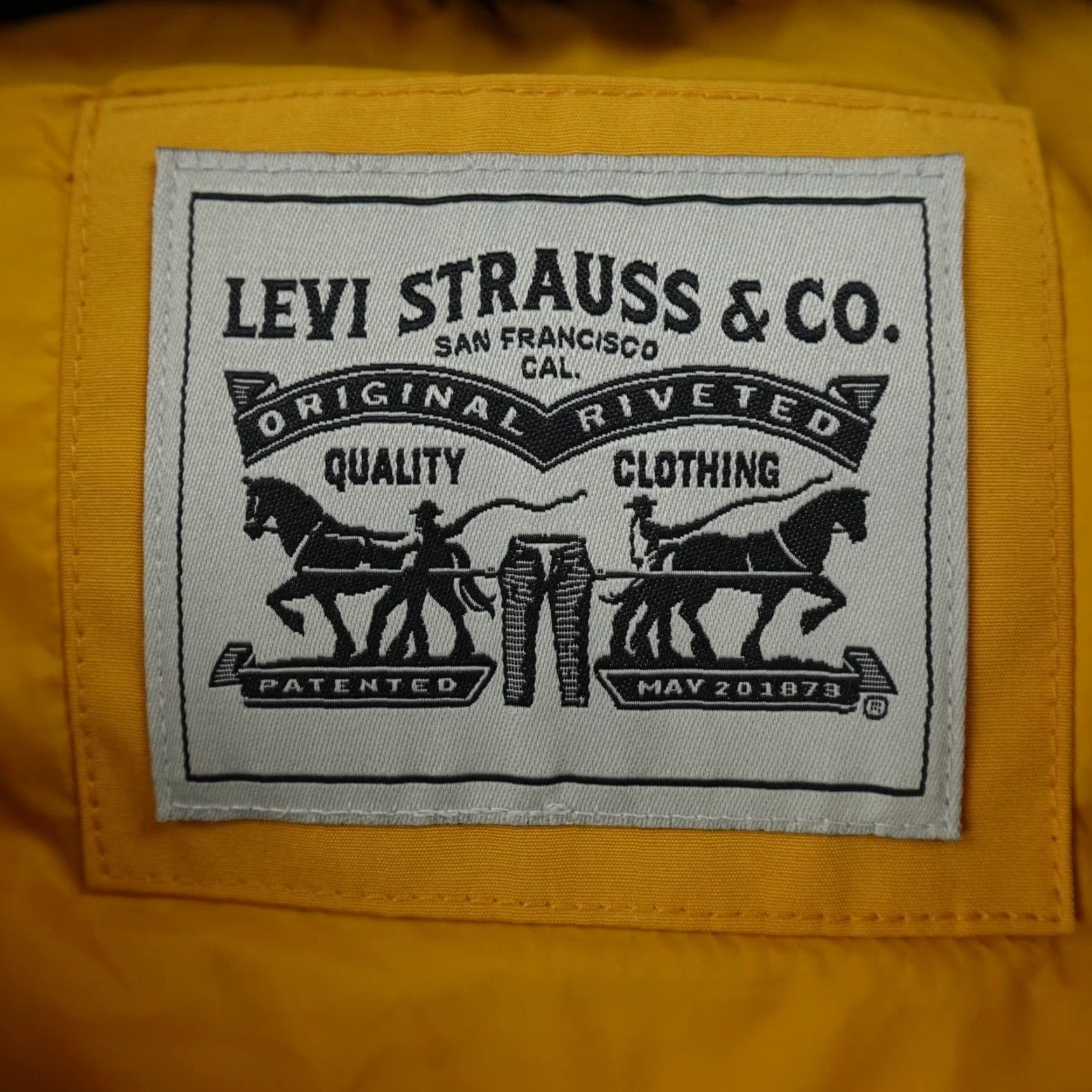 Levi's Levi's Jacket Mens M Yellow Black Quilted Puffer Coat Full Zip Insulated Work Outer Shell Polyester Lining Polyester Winter Spring Casual Size US M / EU 48-50 / 2 - 6 Thumbnail