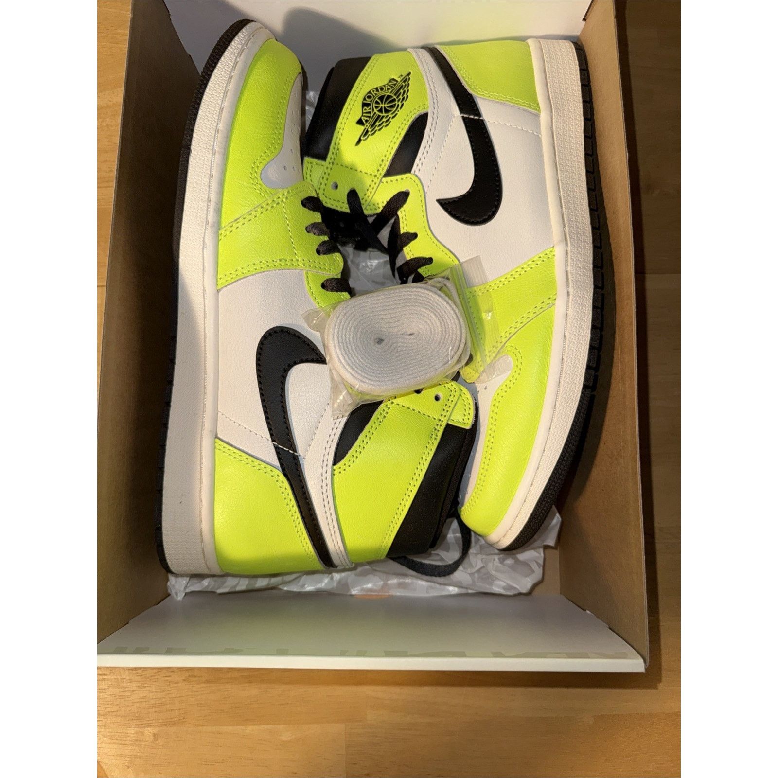 Nike Jordan 1 Retro High OG Visionaire - Size 10.5 OG Box Extra Size US 10.5 / EU 43-44 - 9 Thumbnail