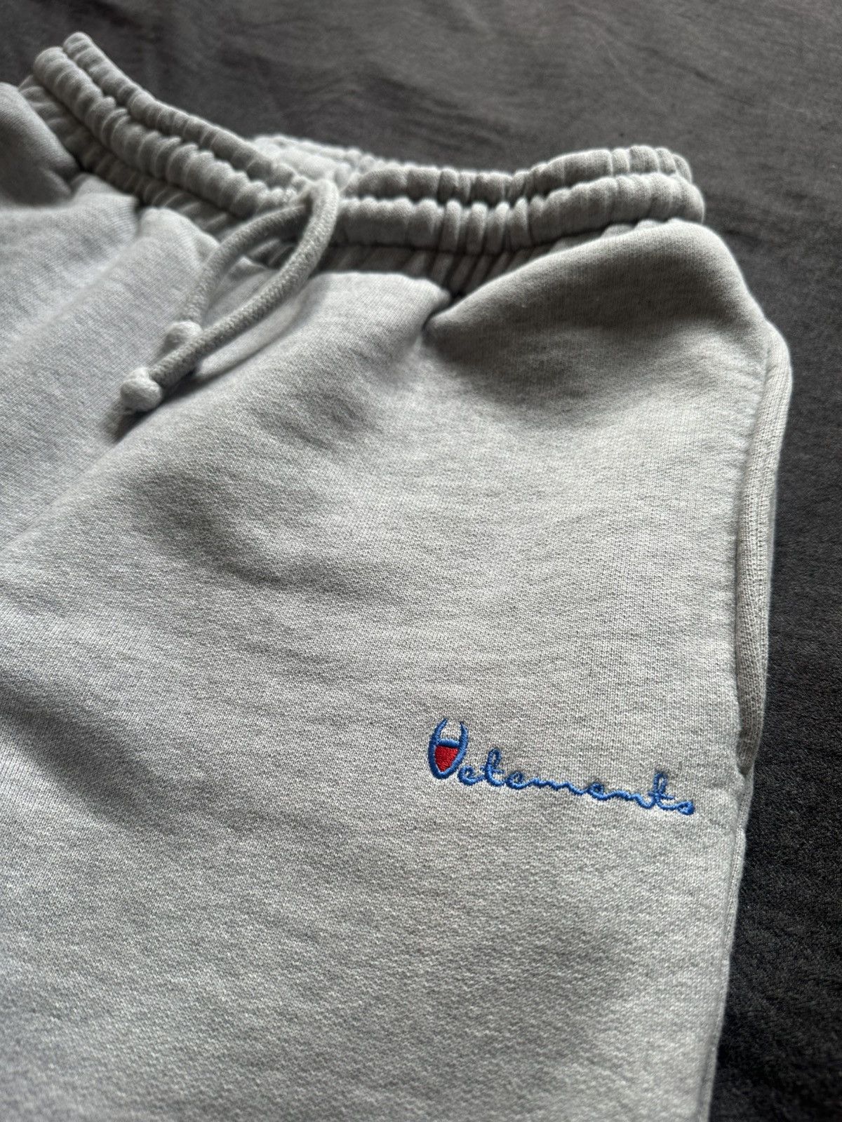 Vetements Vetements X Champion sweatpants “parody logo” Size US 28 / EU 44 - 2 Thumbnail