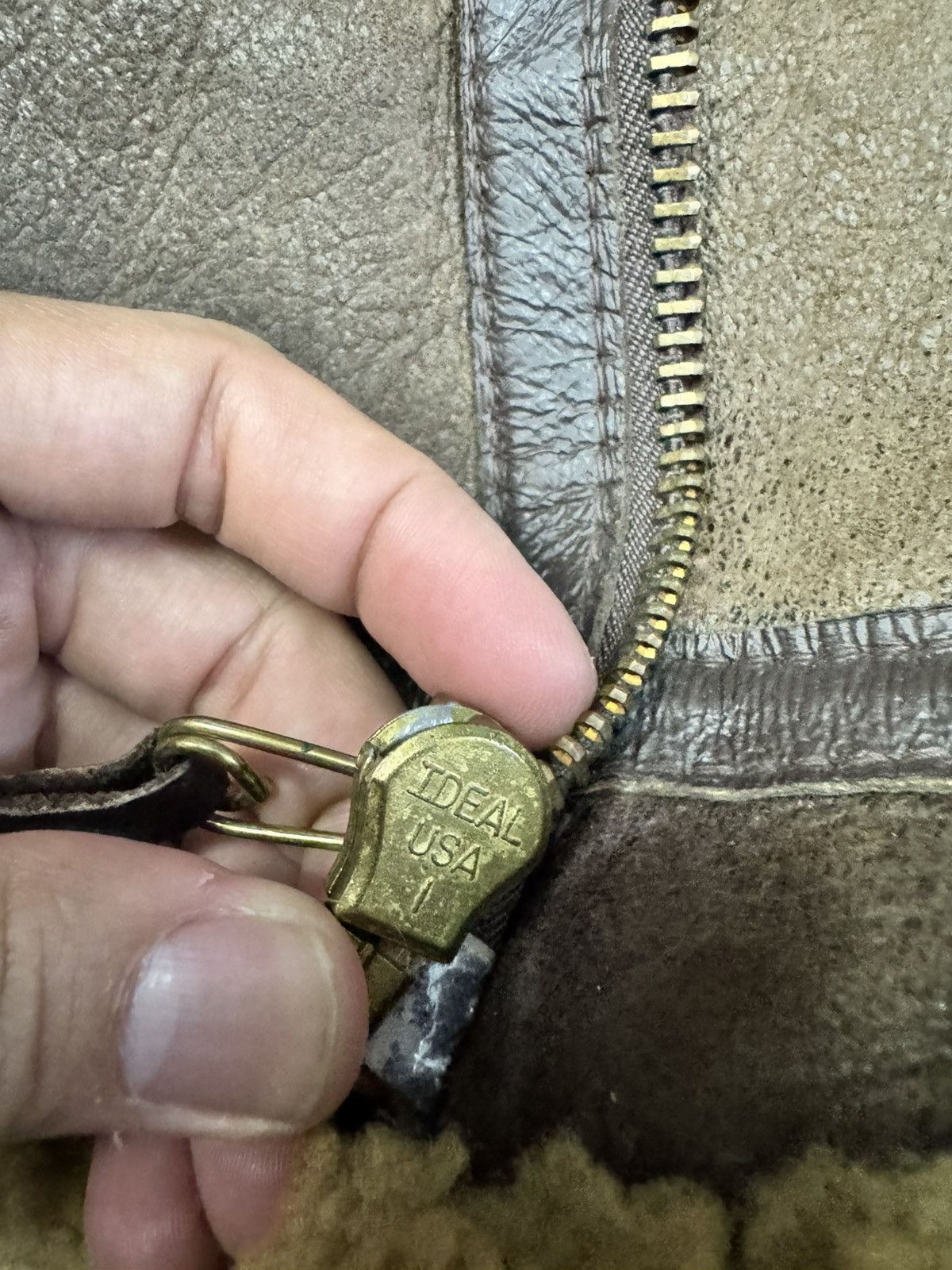 Schott VINTAGE 1980s SCHOTT B-3 SHEARLING JACKET Size US M / EU 48-50 / 2 - 9 Thumbnail