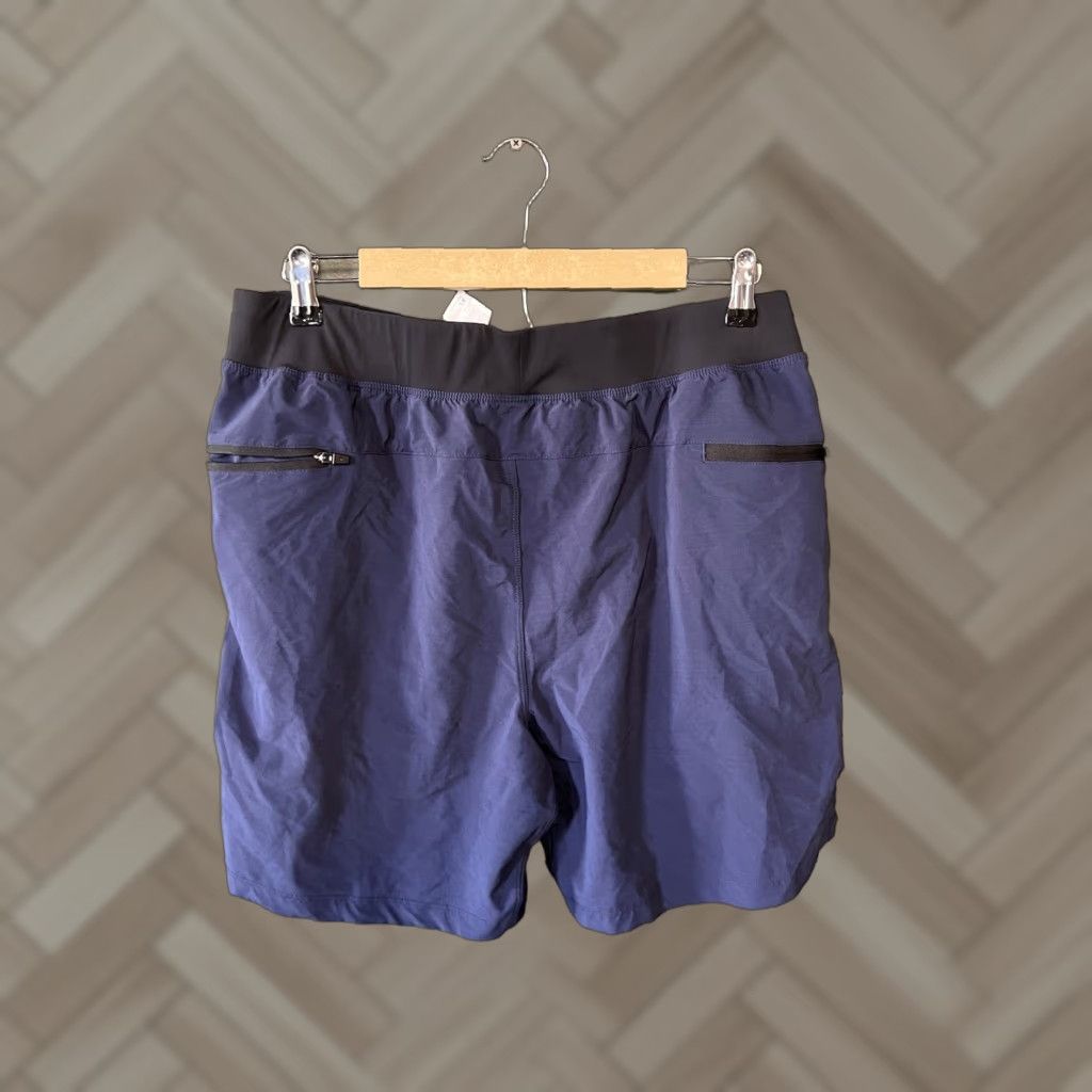 Fabletics Fabletics Mens Athletic Shorts Blue XL Drawstring Regular Size XL Mens Sports Shorts Size US 36 / EU 52 - 1 Thumbnail