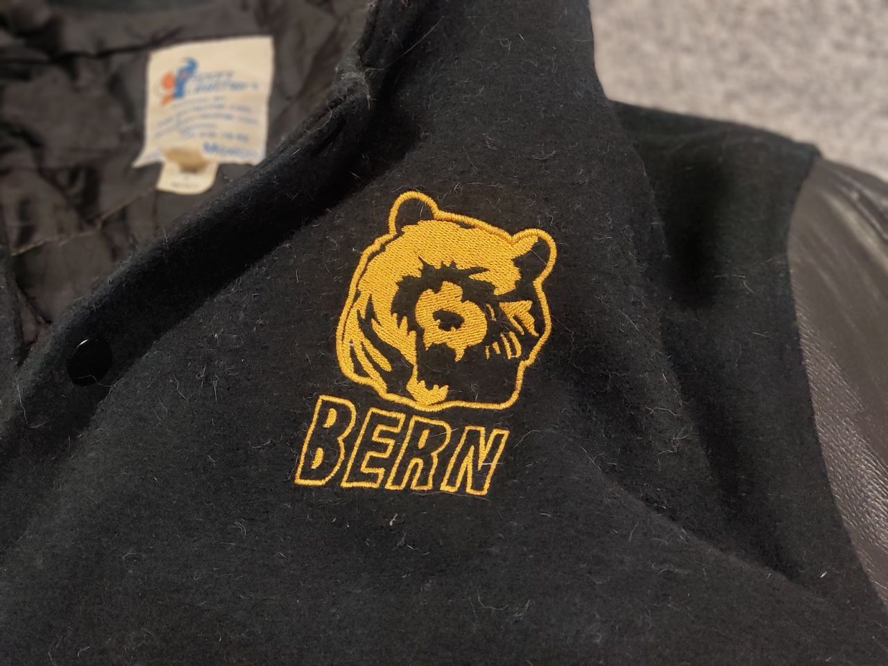 NBA Rare Vintage 90's Grizzlies Bern Wool Leather Bomber jacket Size US XL / EU 56 / 4 - 21 Thumbnail