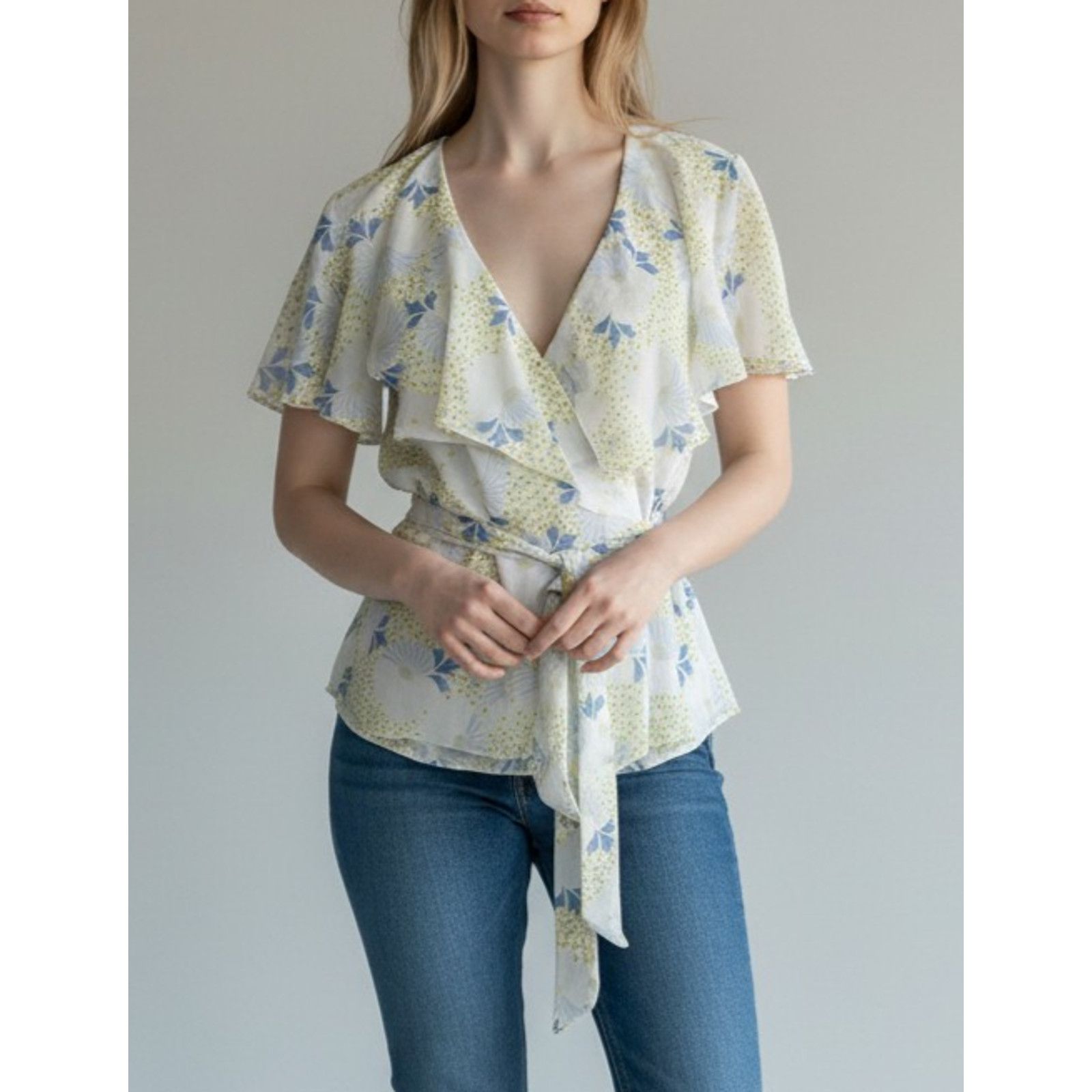 Ted Baker NWoT TED BAKER Gemmiaa Floral Print Ruffle Wrap Blouse US 8 Size M / US 6-8 / IT 42-44 - 1 Thumbnail